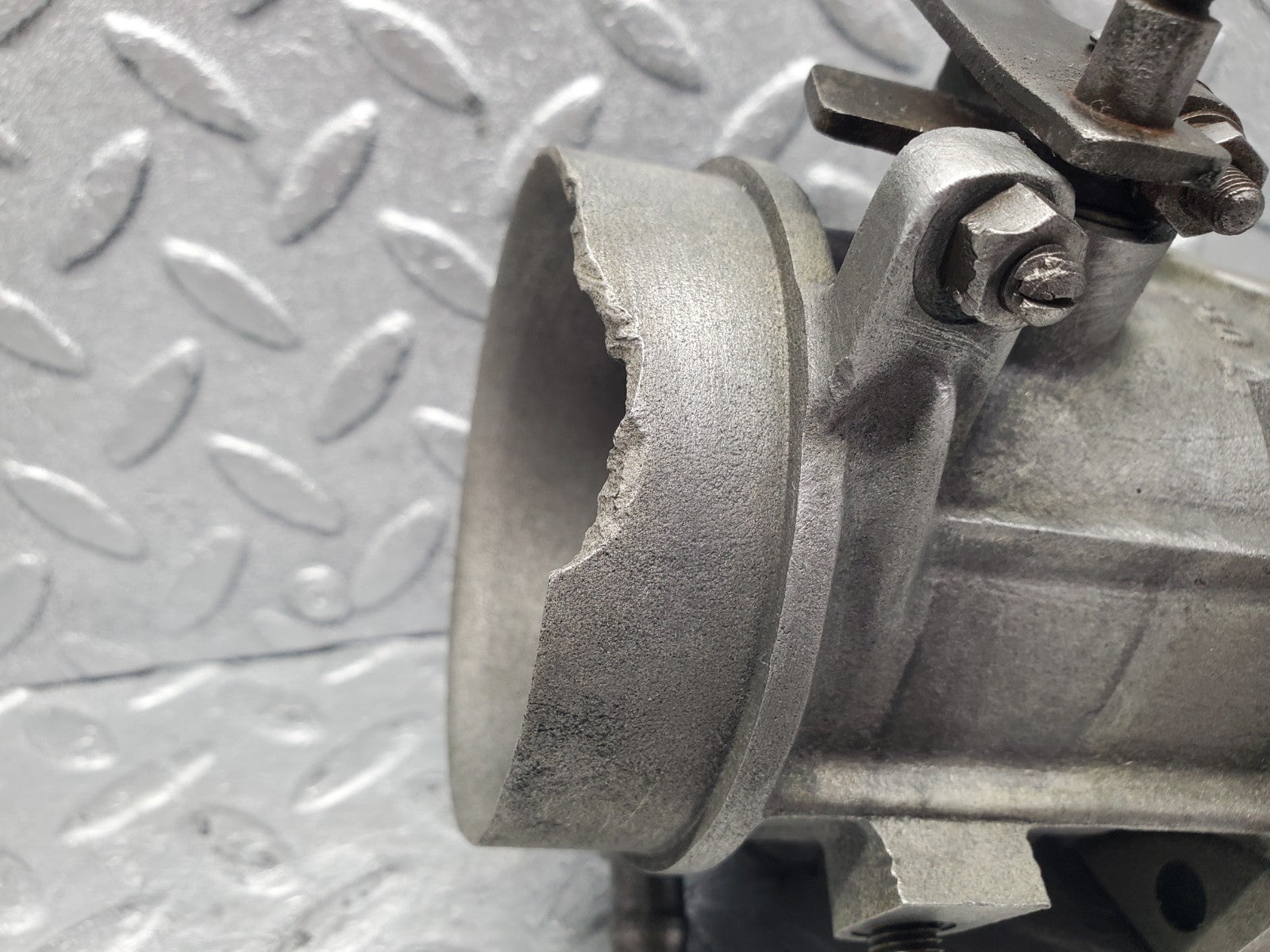 W112 throttle body valve used OEM