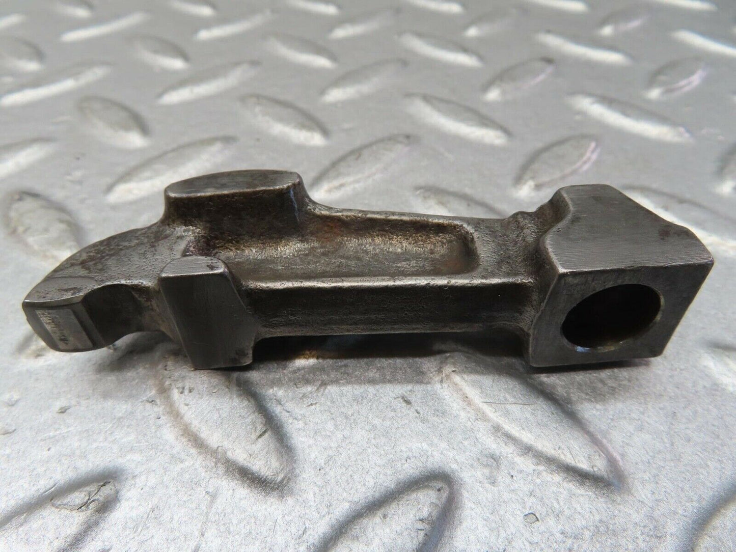 13379 Mercedes-Benz W111 230S Valve Rocker Arm With Retaining Spring