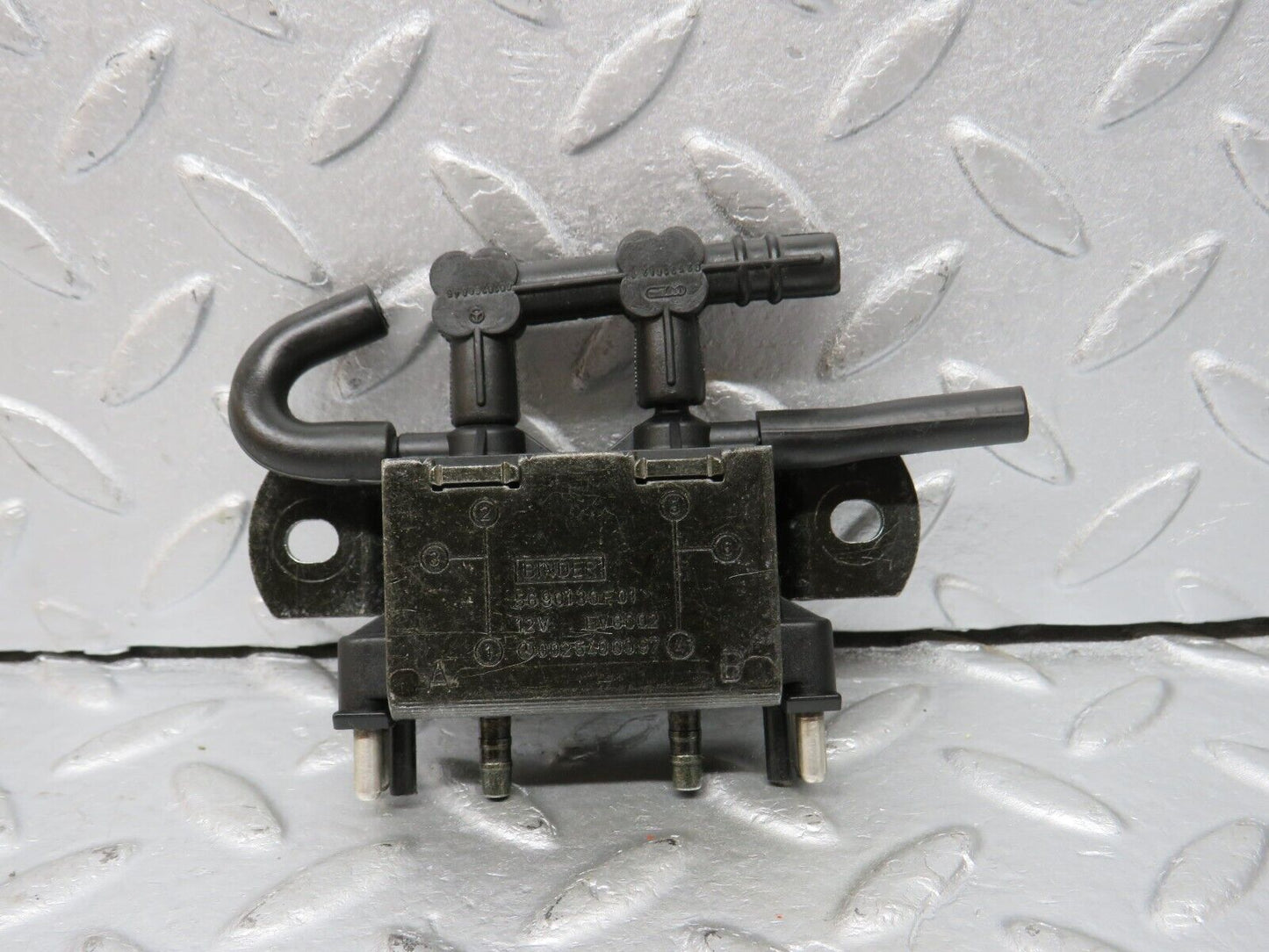 39698 Mercedes-Benz R129 320SL Coupe Solenoid Vacuum Valve 0025400097
