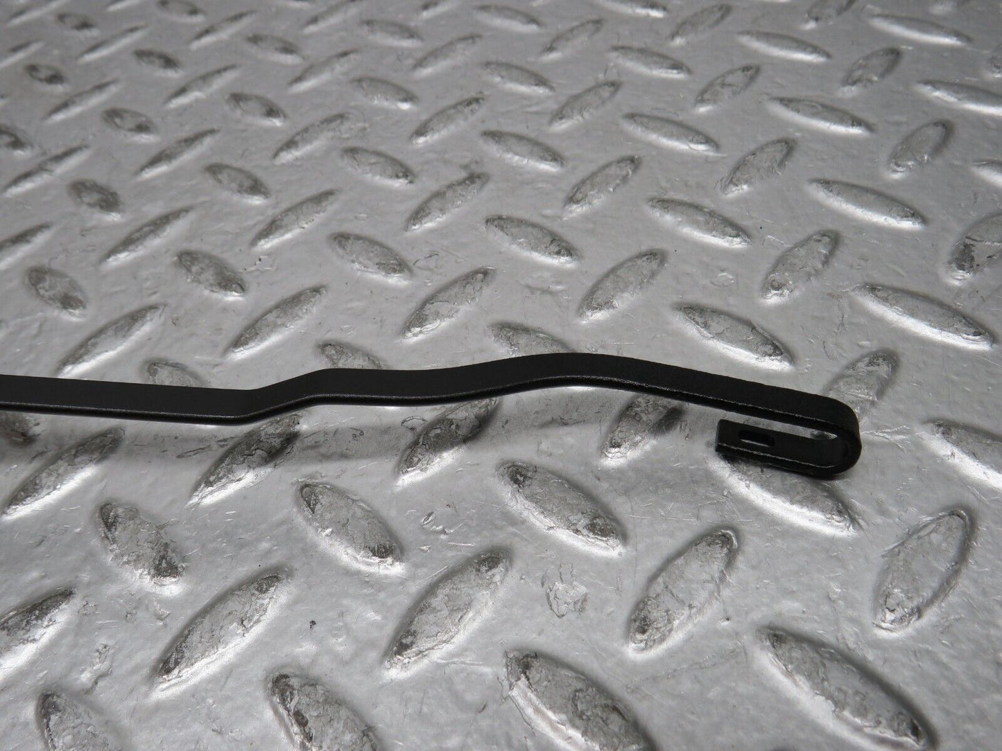 28768 Mercedes-Benz W123 230E Wiper Arm Bosch Right Side 3399990553