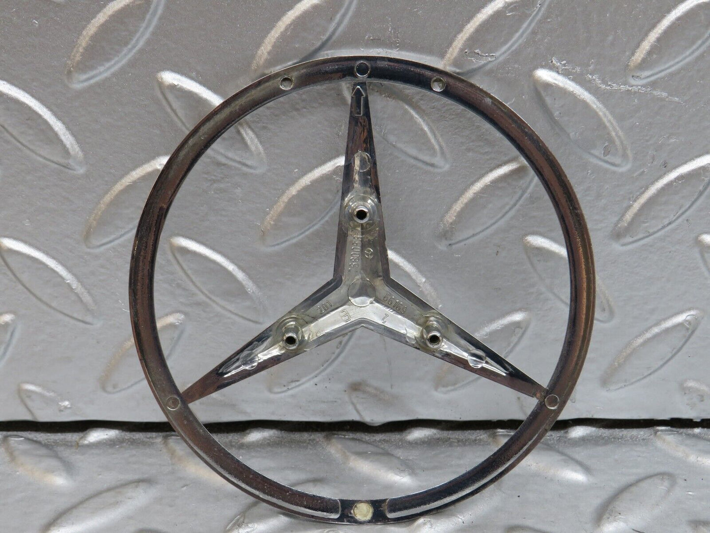 29473 Mercedes-Benz W124 230E Chrome Rear Emblem 2017580058