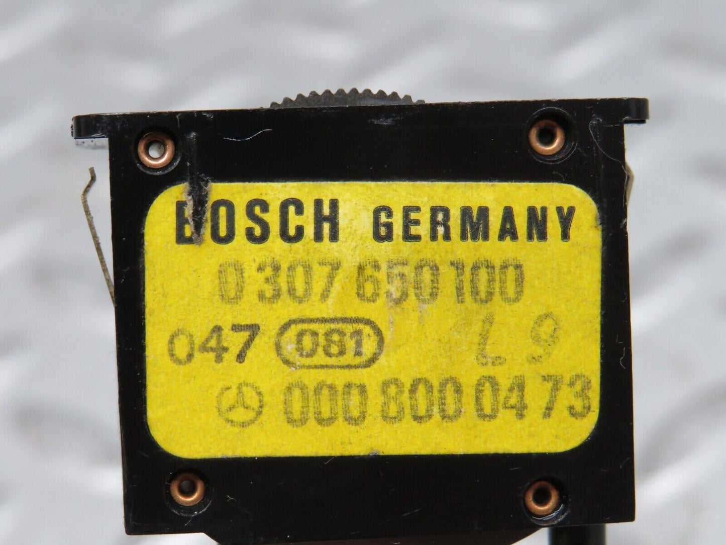 28167 Mercedes-Benz W123 280E Headlight Level Switch 0008000473 0307650100