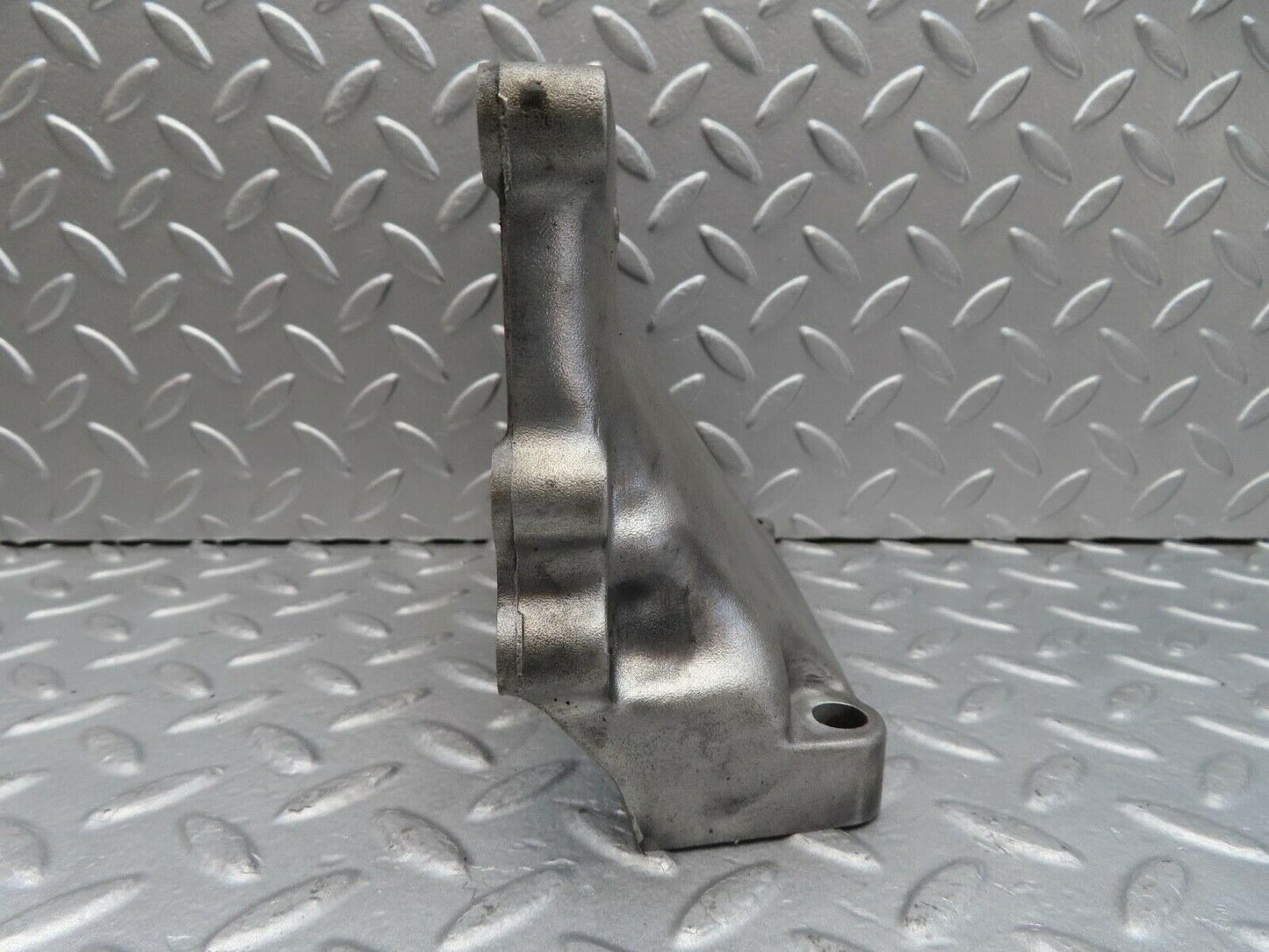 16024 Mercedes-Benz W123 280E Gearbox Support 1100140195