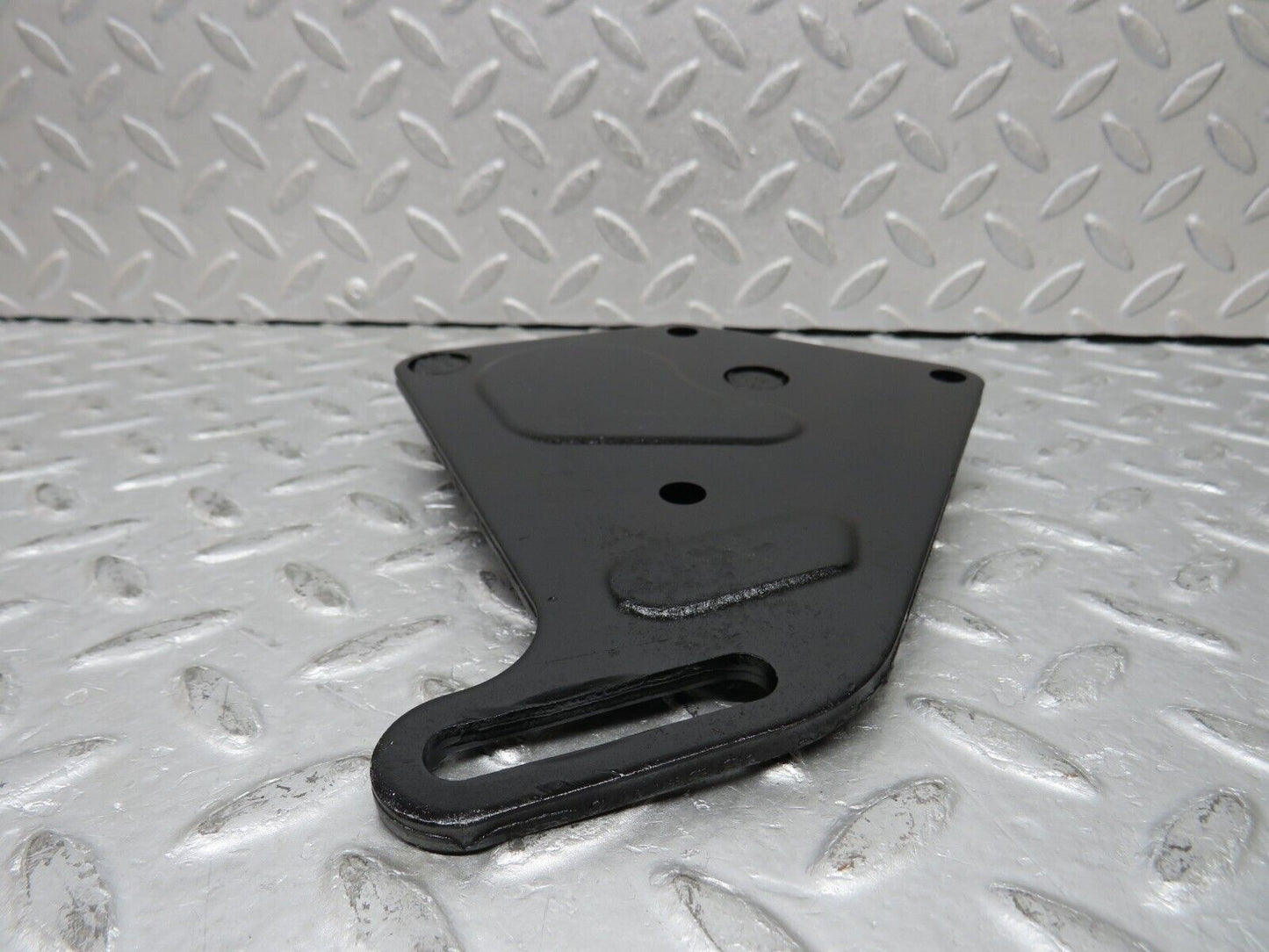 37661 Mercedes-Benz W109 300SEL Power Steering Pump Bracket