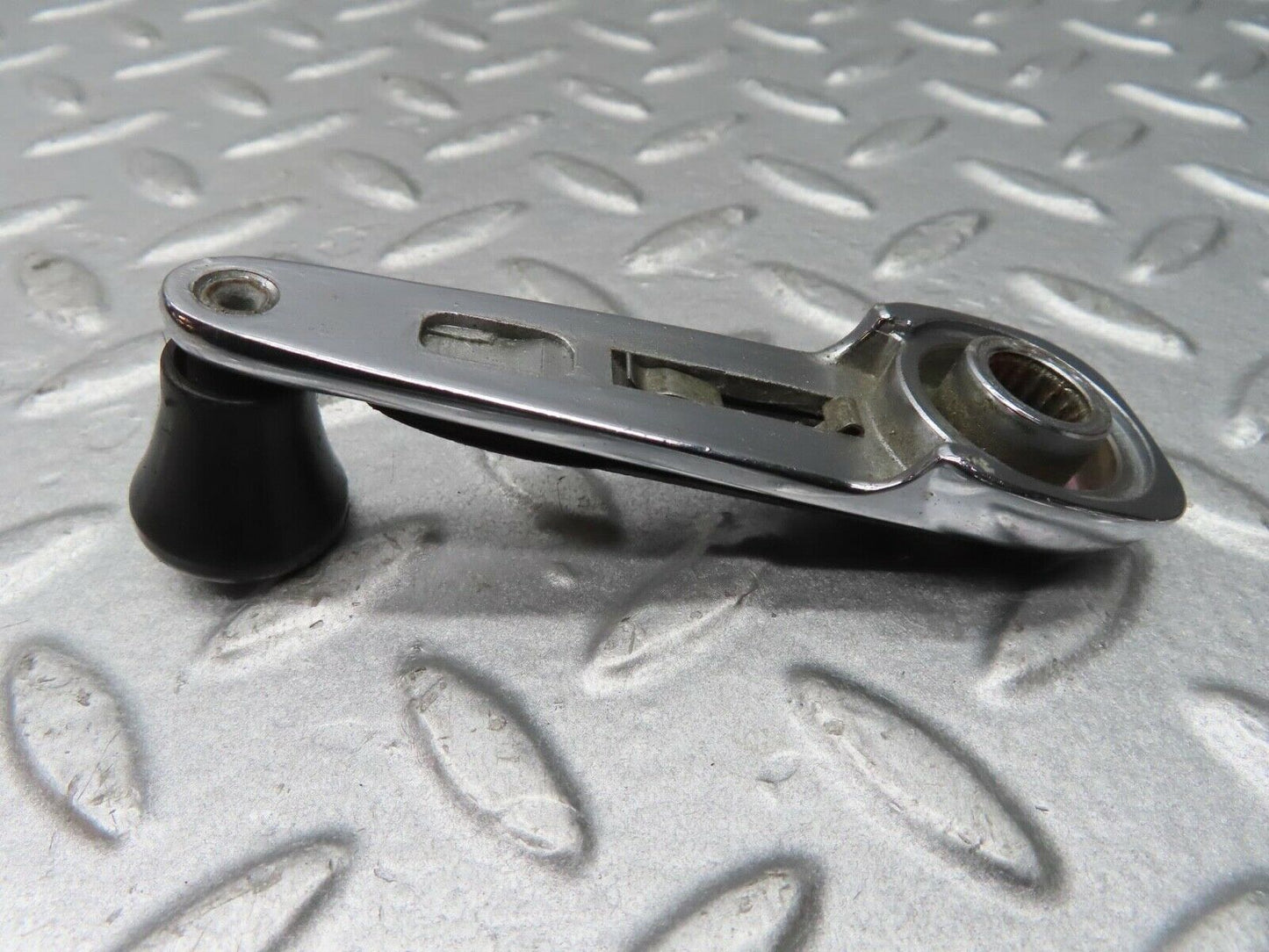 13122 Mercedes-Benz W111 220S Window Lifter Crank Handle