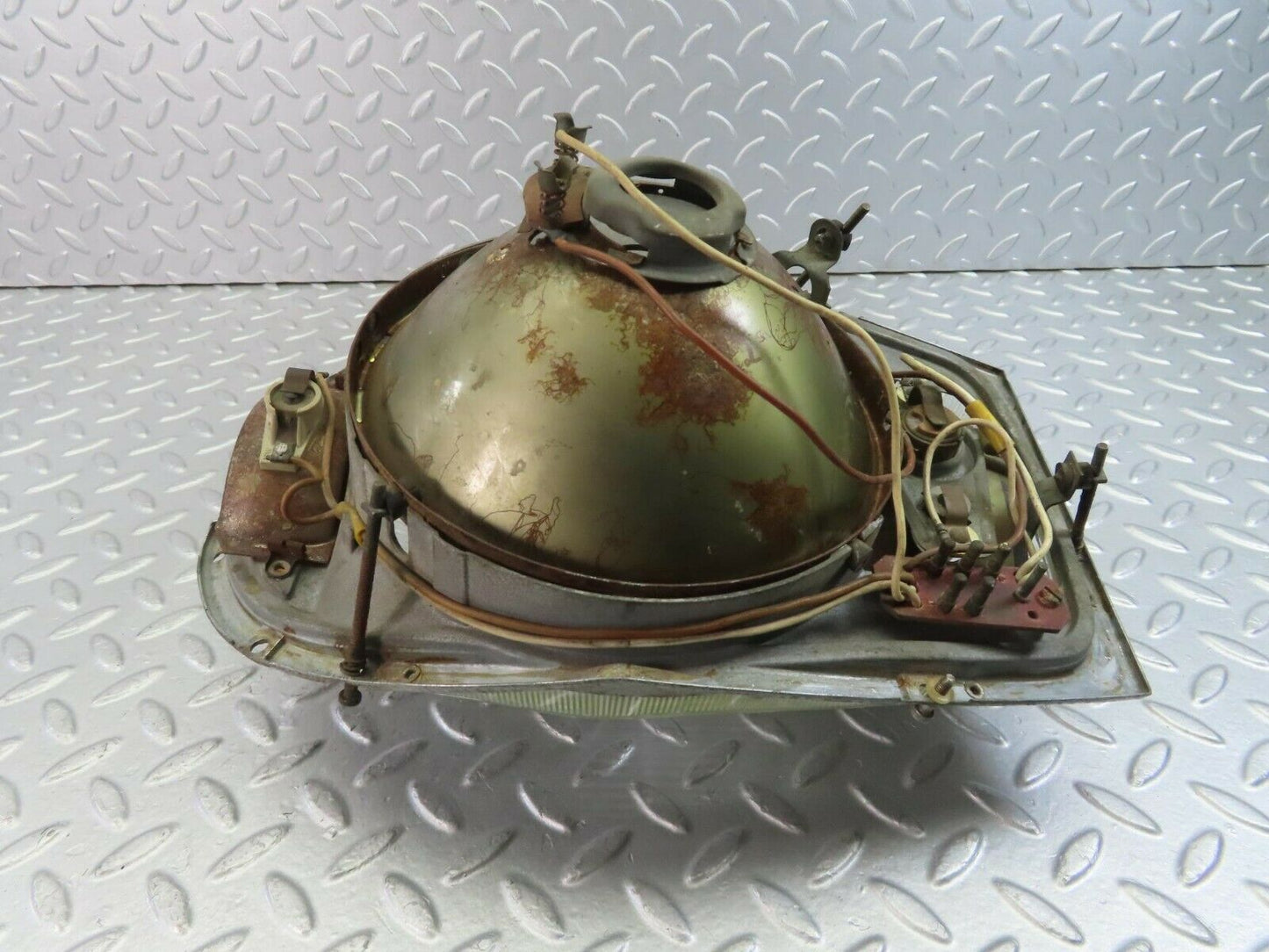10638 Mercedes-Benz W108 Euro Headlight Bosch 1305320078