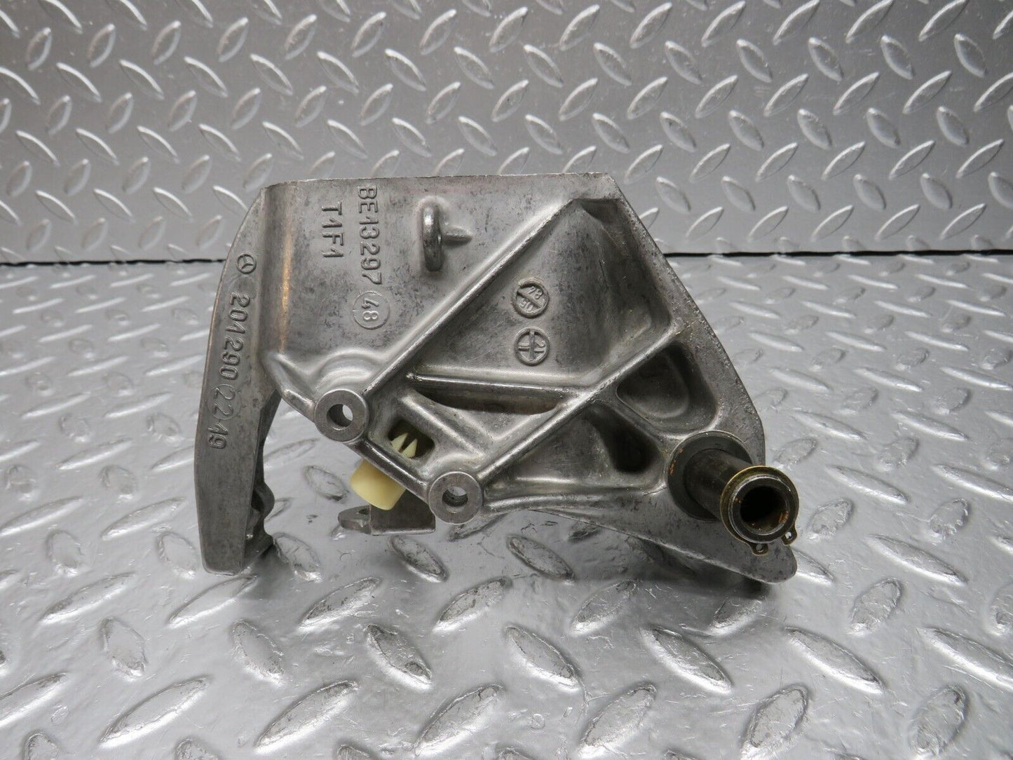 30668 Mercedes-Benz W201 190E 2.0L Brake Pedal Bracket 2012902219