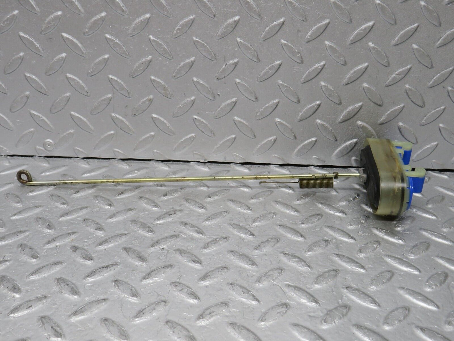 37089 Mercedes-Benz C126 420SEC Coupe Front Seat Folding Vacuum Actuator