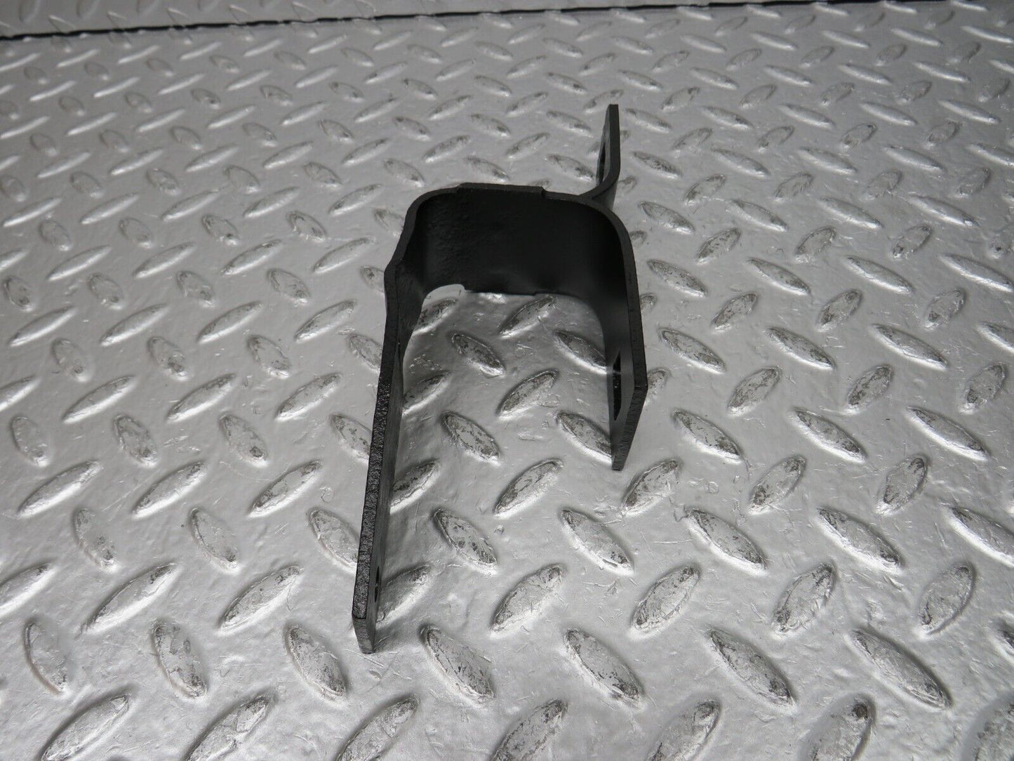 31547 Mercedes-Benz W123 200D Rear Bumper Bracket Pair