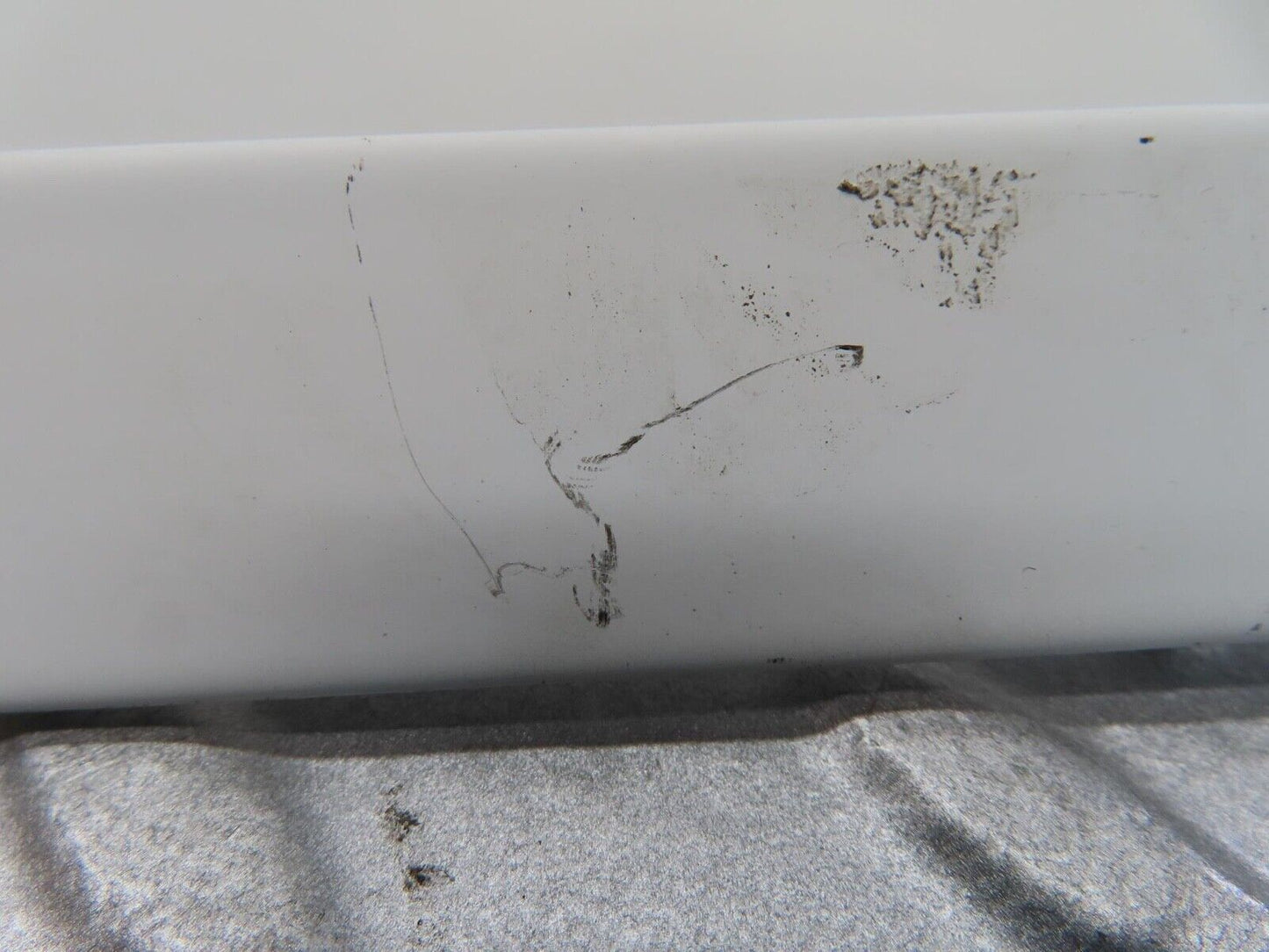 16439 Mercedes-Benz W124 260E C Pillar Lower Moulding Trim