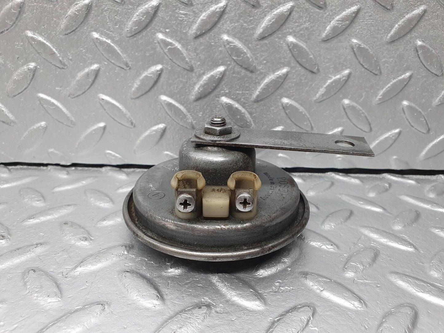 40745 Mercedes-Benz W123 300D Horn Bosch 20016 0035423820