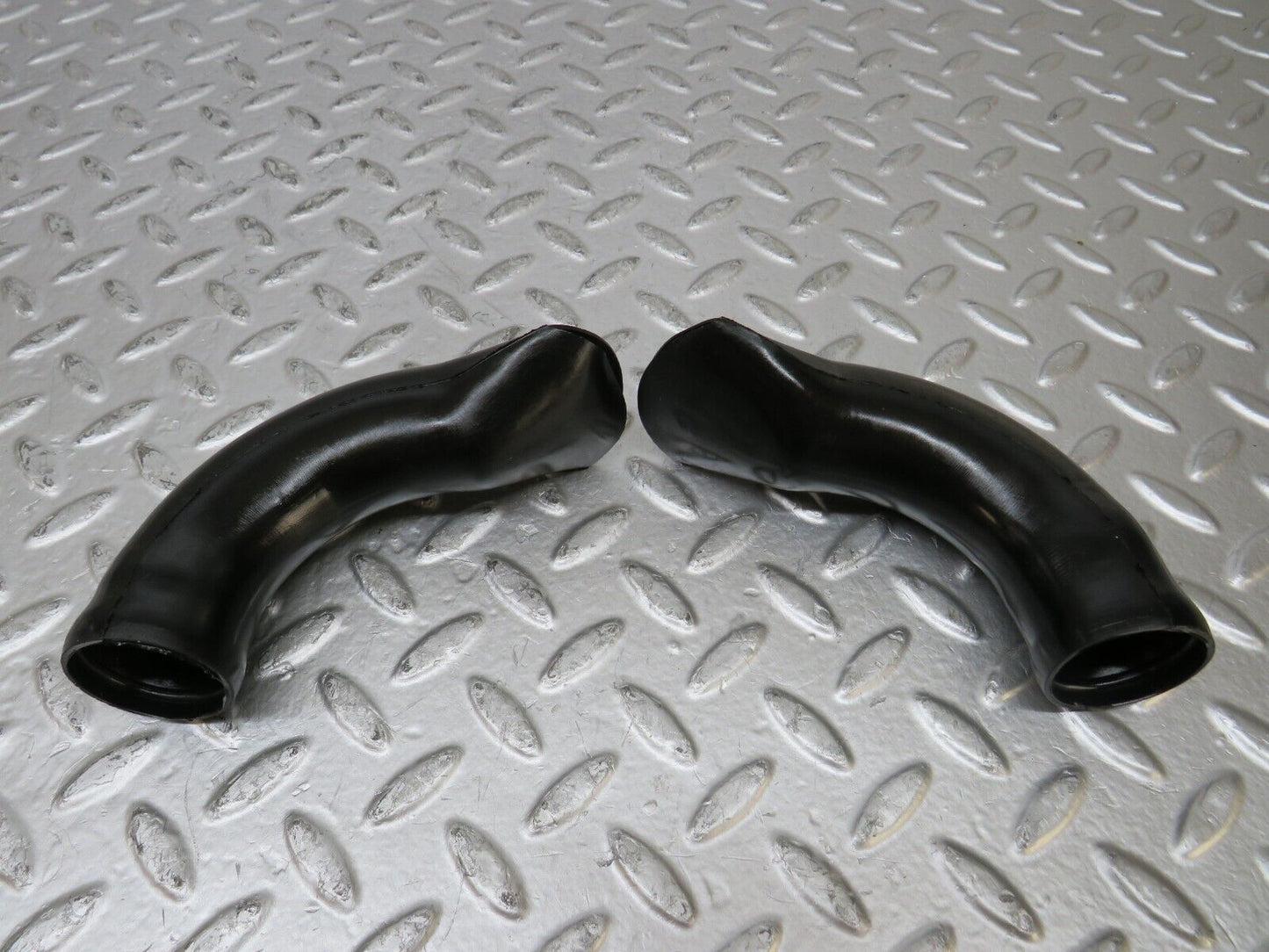 26159 Mercedes-Benz W116 450SE Water Drain Hose Pipe Pair 1168350397