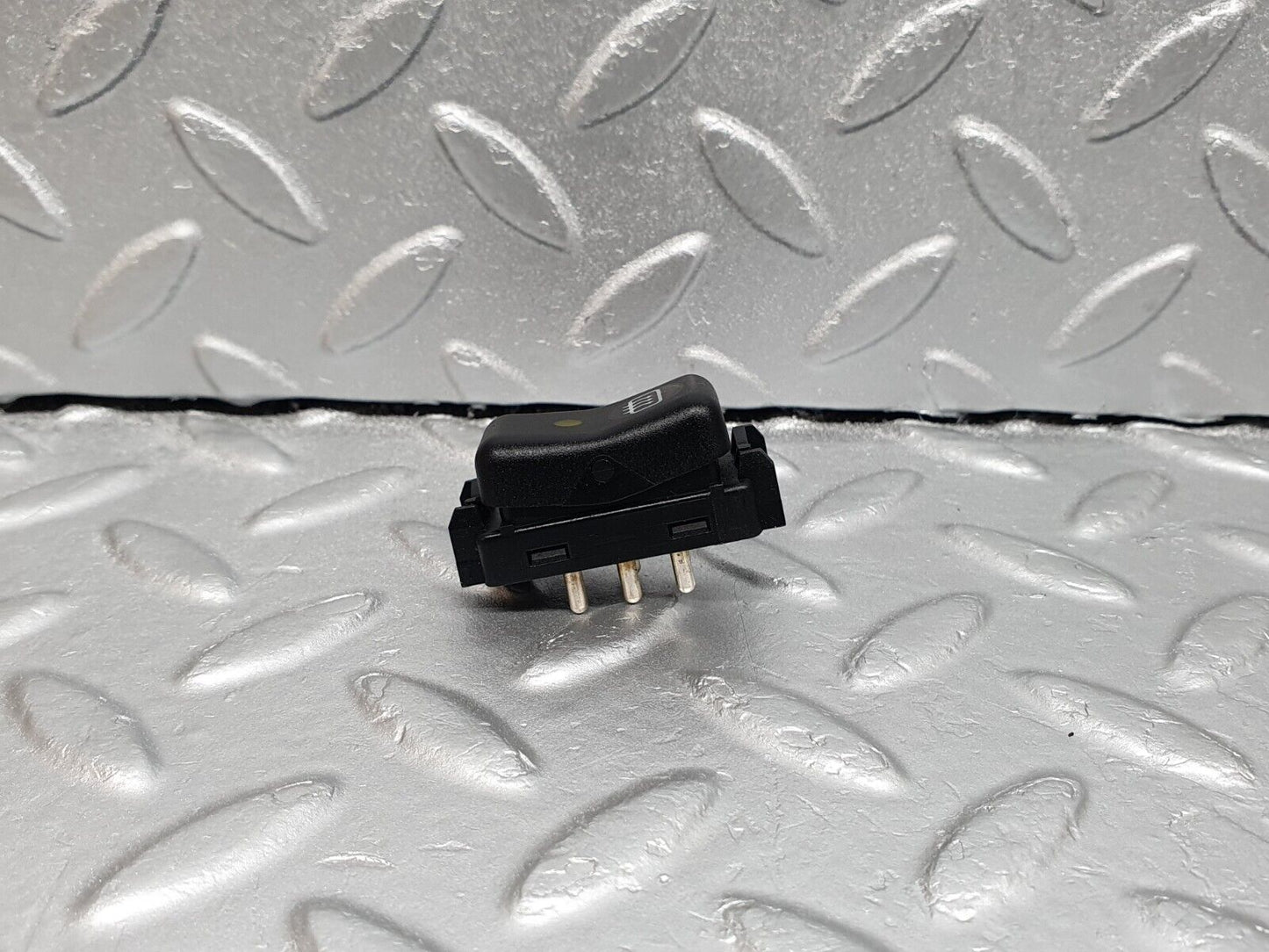 41648 Mercedes-Benz W124 200E Rear Windscreen Defroster Switch 1248201010