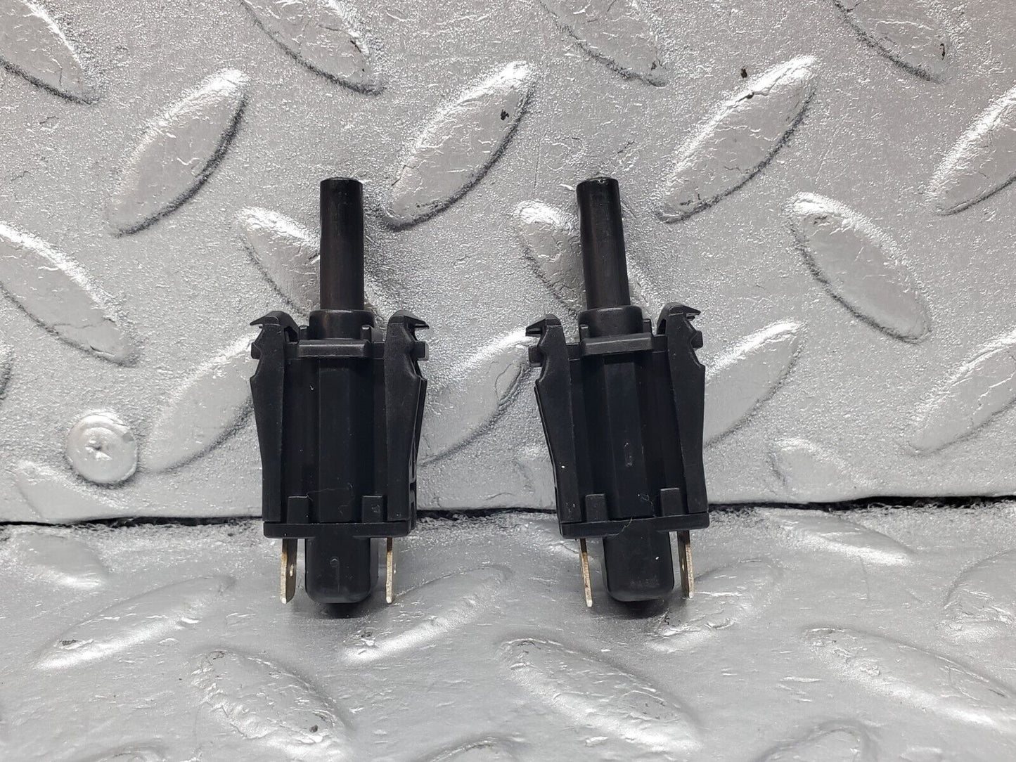45888 Mercedes-Benz W126 420SE Door Contact Switch 2x 0015458714