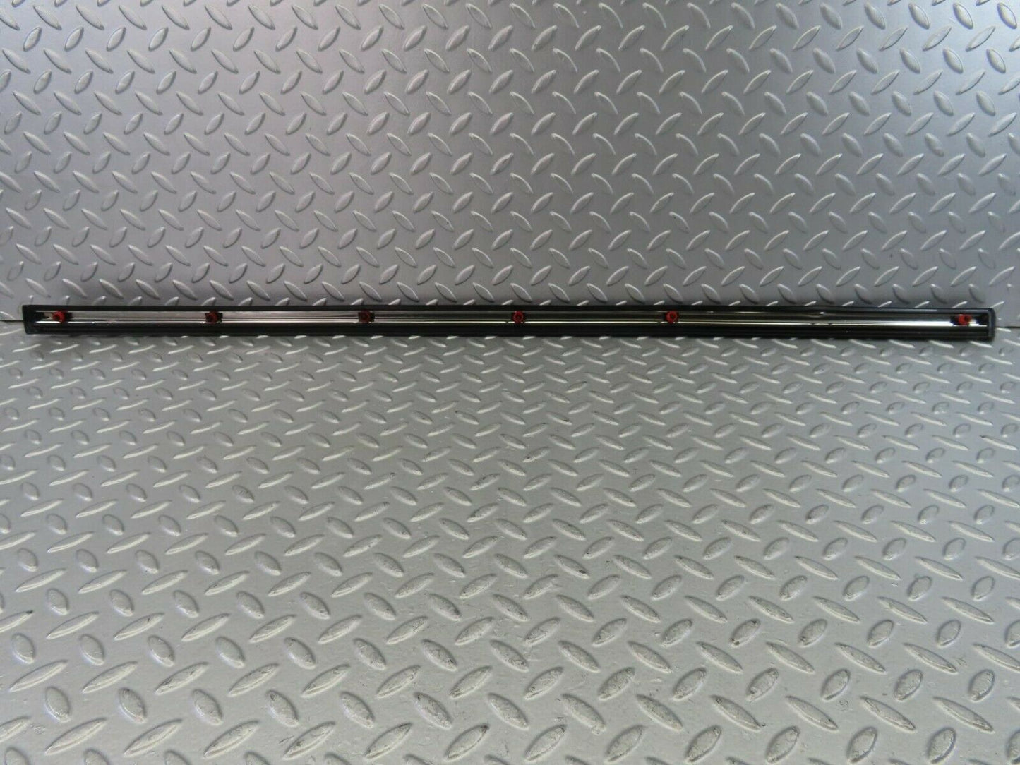 10238 Mercedes-Benz W116 Front Right Door Centre Moulding Trim