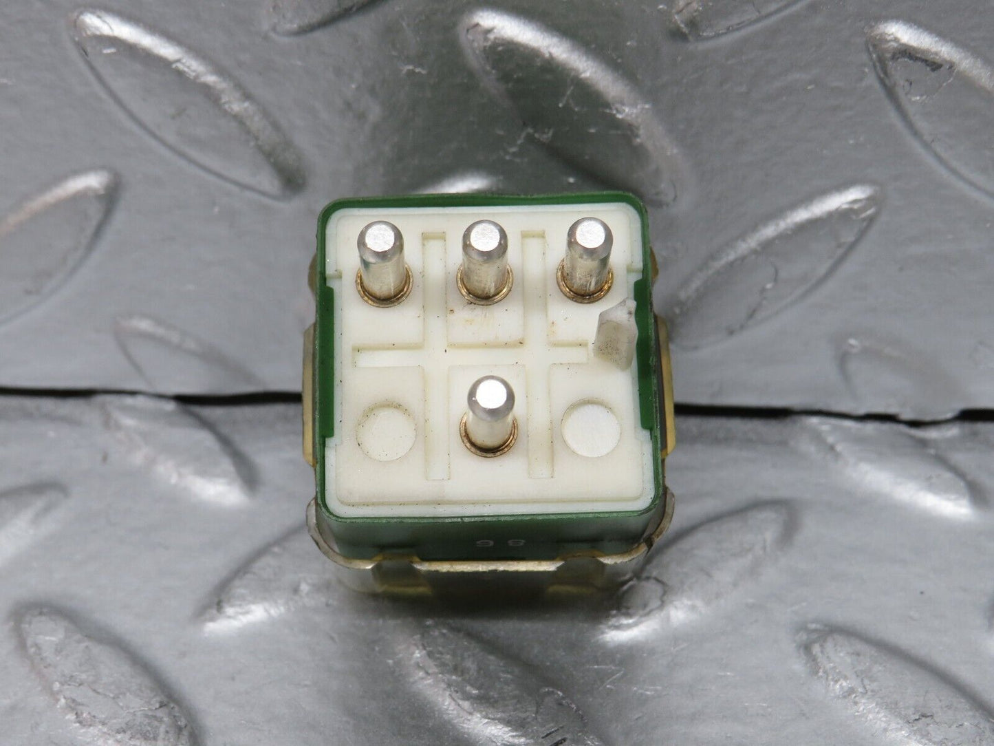 29976 Mercedes-Benz C124 320CE Coupe Overload Relay 0005421881