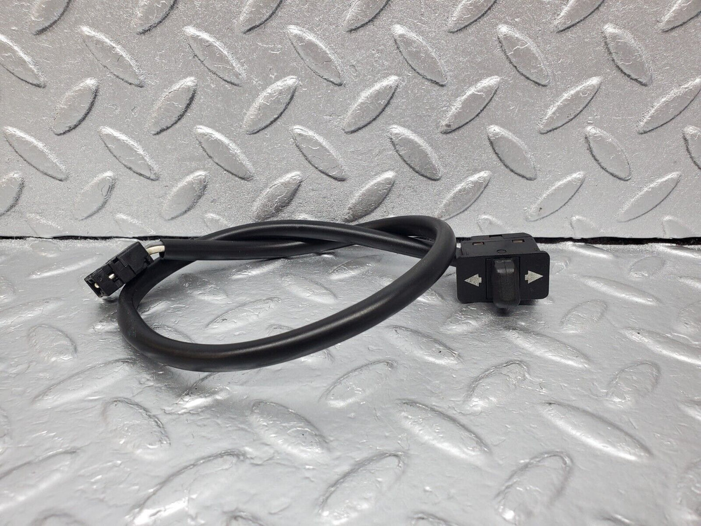 45660 Mercedes-Benz W126 420SE Steering Column Adjustment Switch 0025458007
