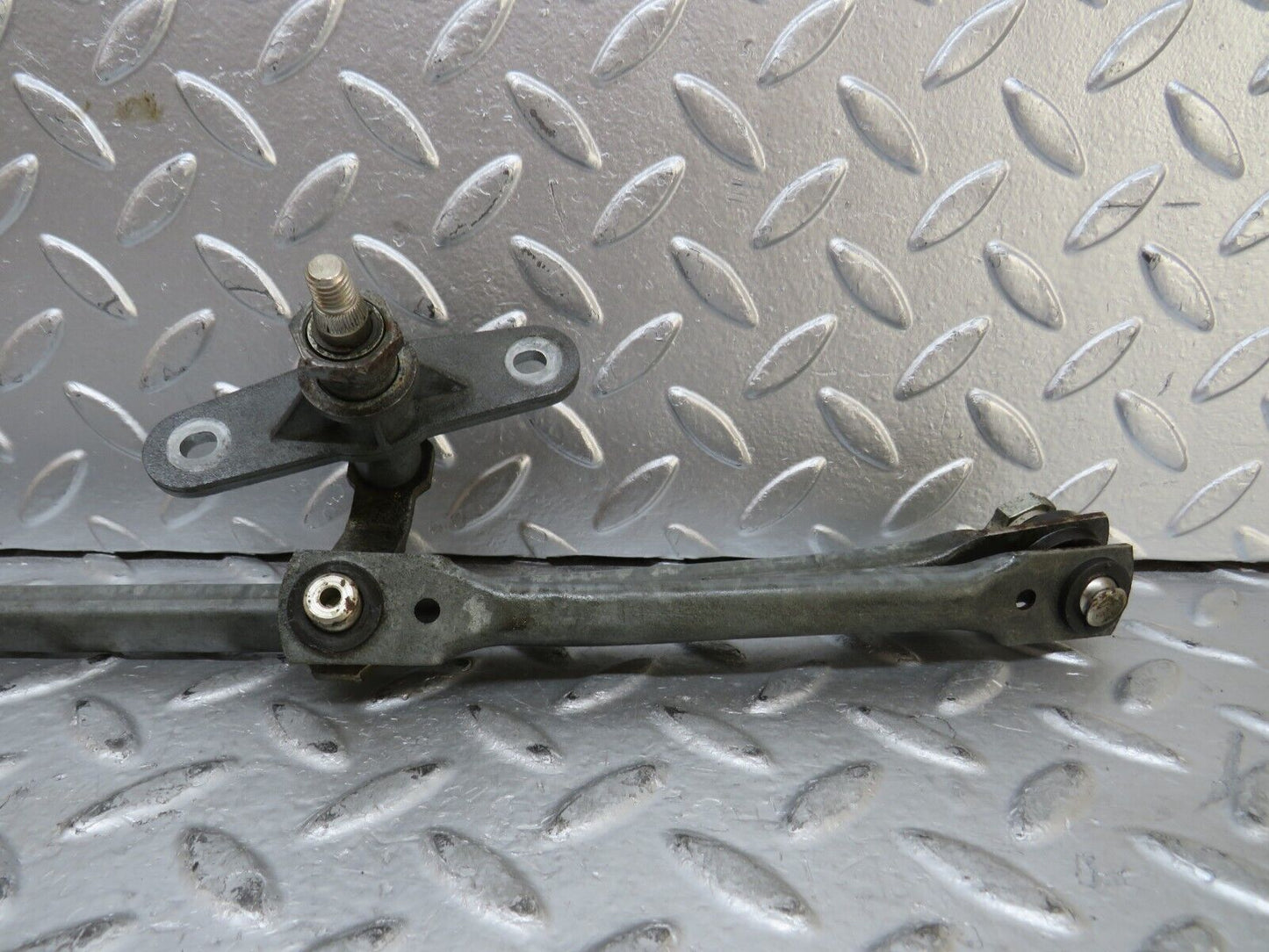 27365 Mercedes-Benz W123 280E Windscreen Wiper Linkage
