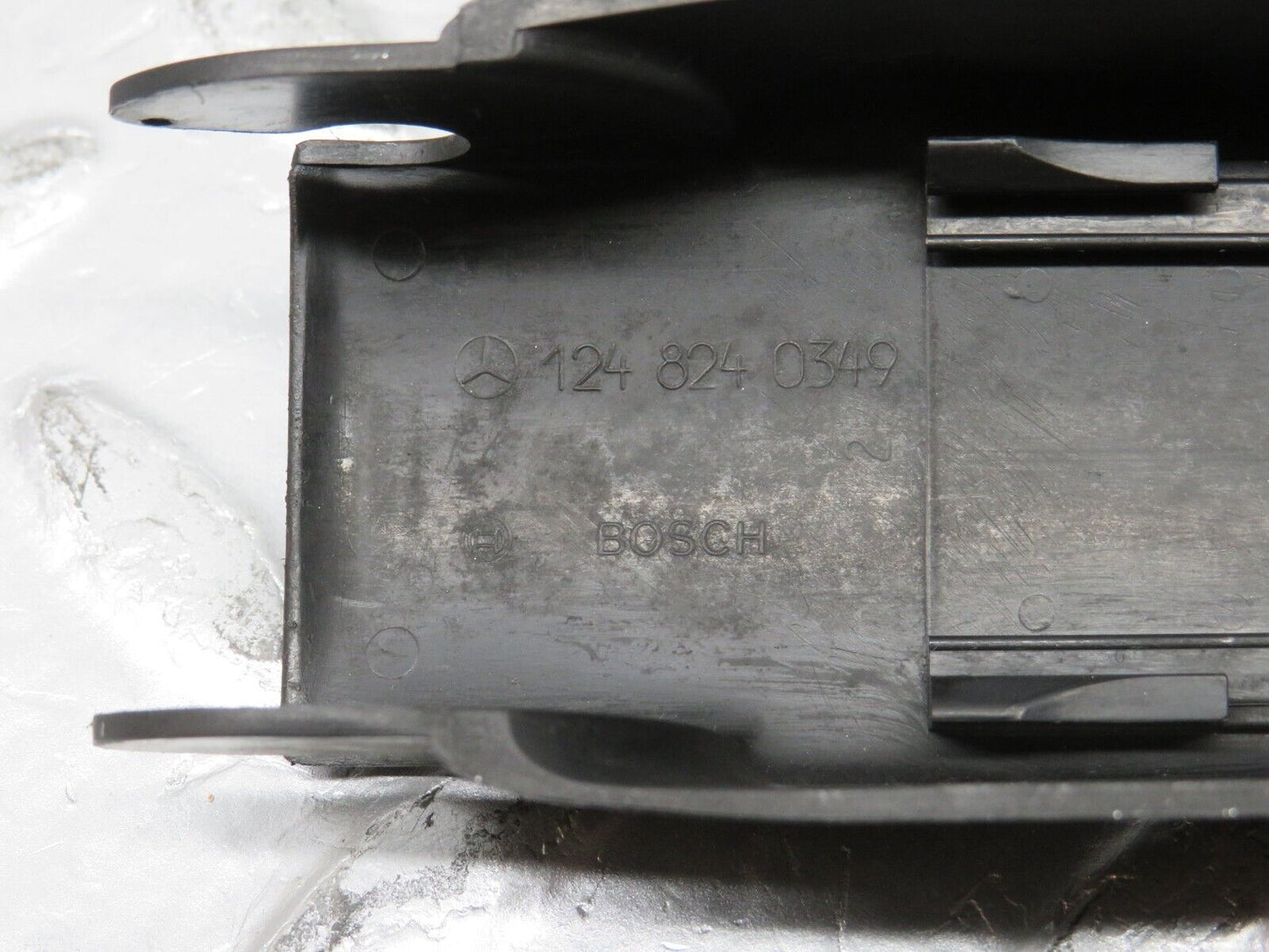 31626 Mercedes-Benz W201 190LE 1.8L Windscreen Wiper Arm Cover Bosch 1248240349