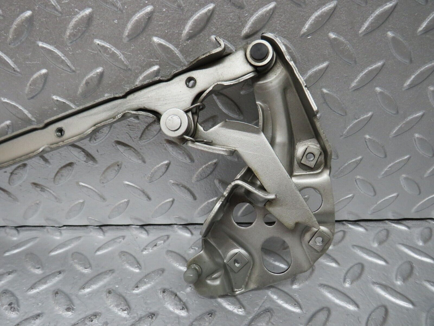 35030 Mercedes-Benz W210 320E Bonnet Hinge Right Side