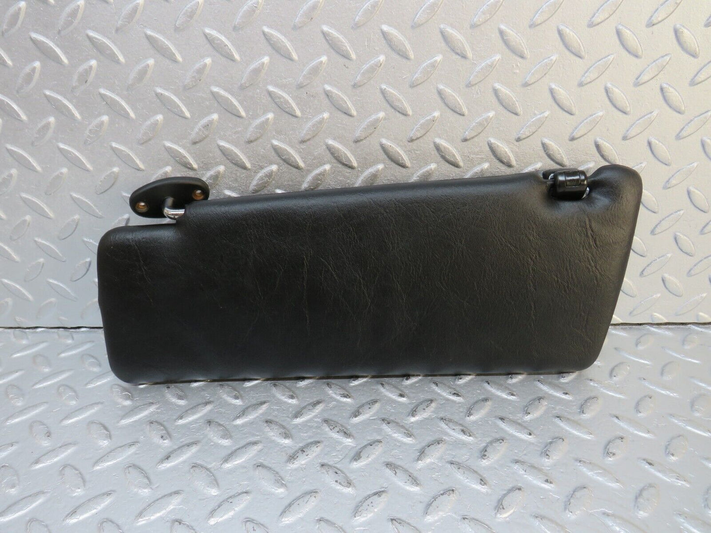 40564 Mercedes-Benz W123 300D Sun Visor Right Black