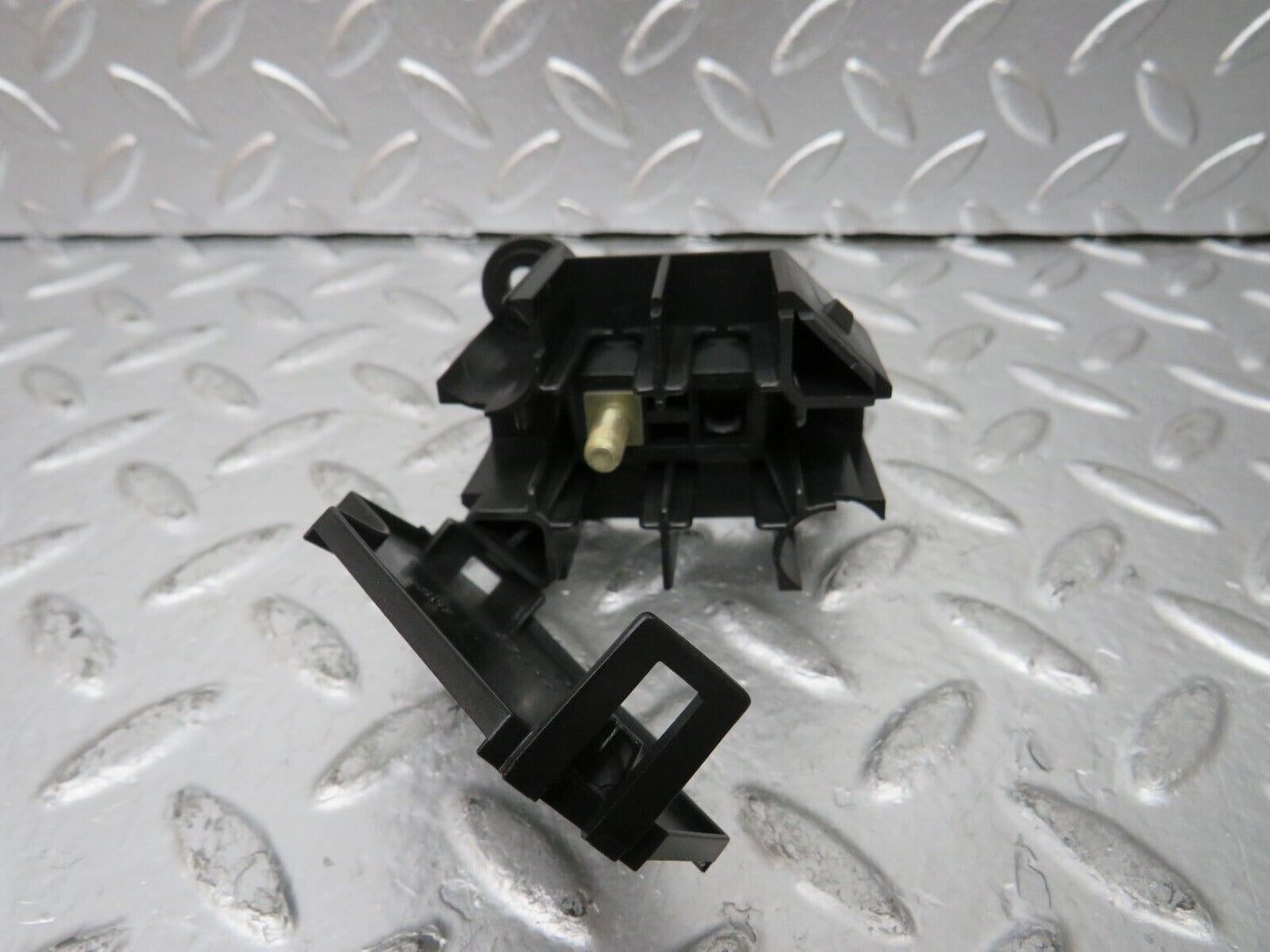24892 Mercedes-Benz W140 S320 Cable Connector 0015467941