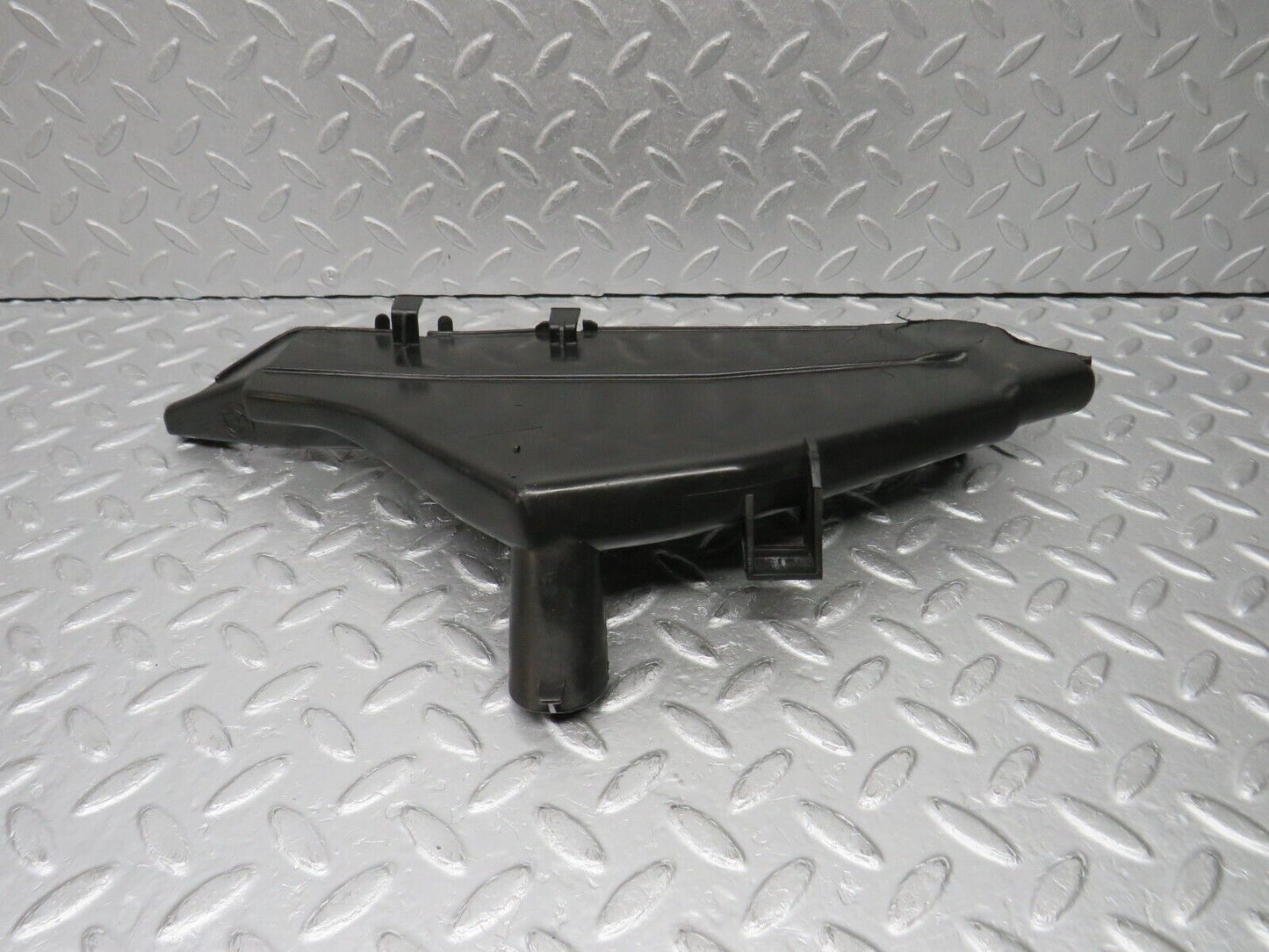 38778 Mercedes-Benz W201 190E 2.6L Front Right Rain Gutter Drain Channel 2016280273