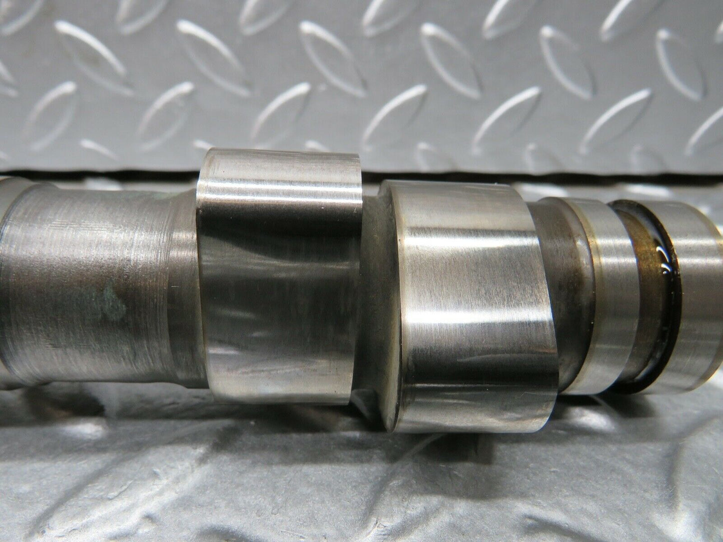21754 Mercedes-Benz W126 300SE Camshaft