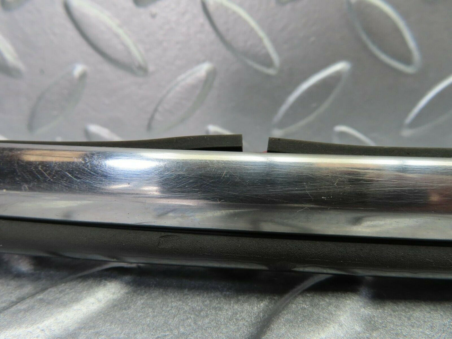 7872 Mercedes-Benz W115 220D Centre Fender Wing Chrome Trim Rear Right