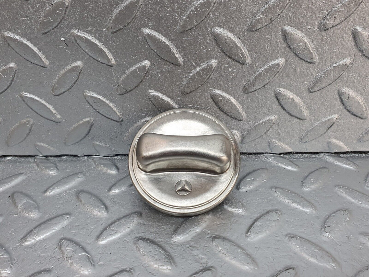 42893 Mercedes-Benz W201 190 2.0L Fuel Tank Cap 1244700005