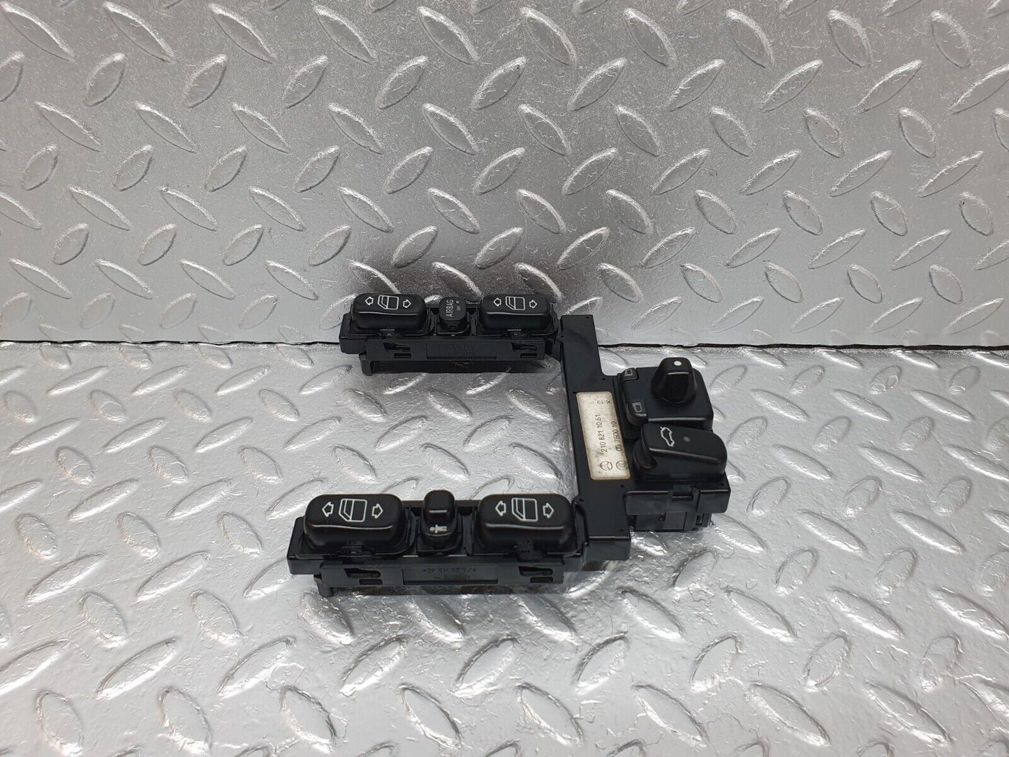 41838 Mercedes-Benz W202 C200 Electric Window Switch Control Unit 2108211051