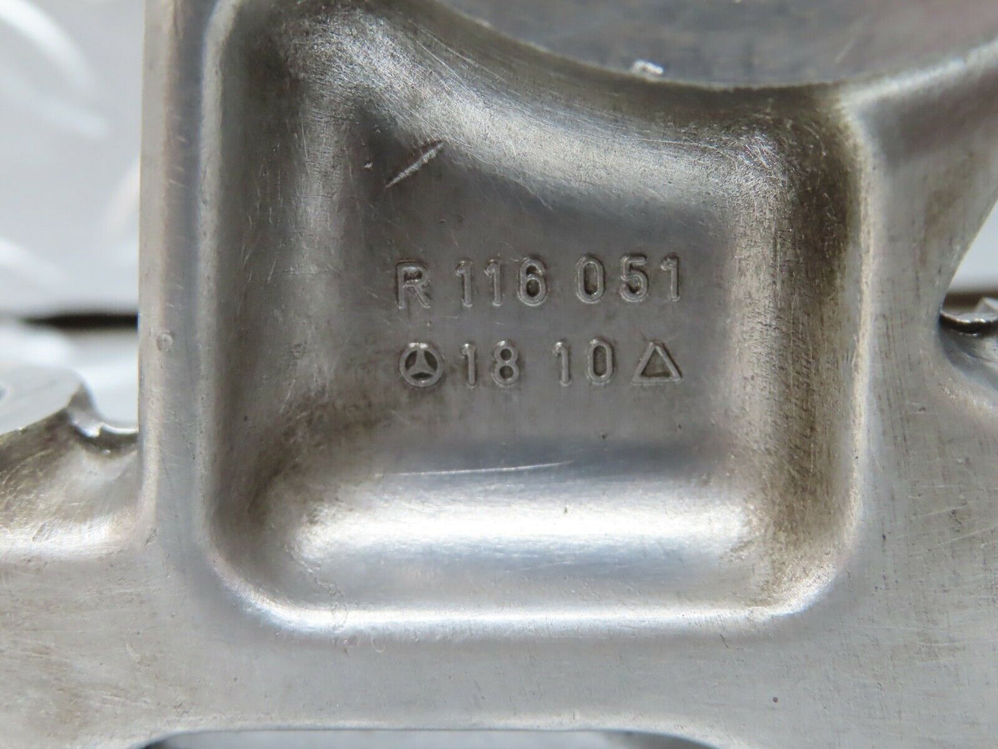 20673 Mercedes-Benz R107 450SL Camshaft Tower Bearing 1160511810