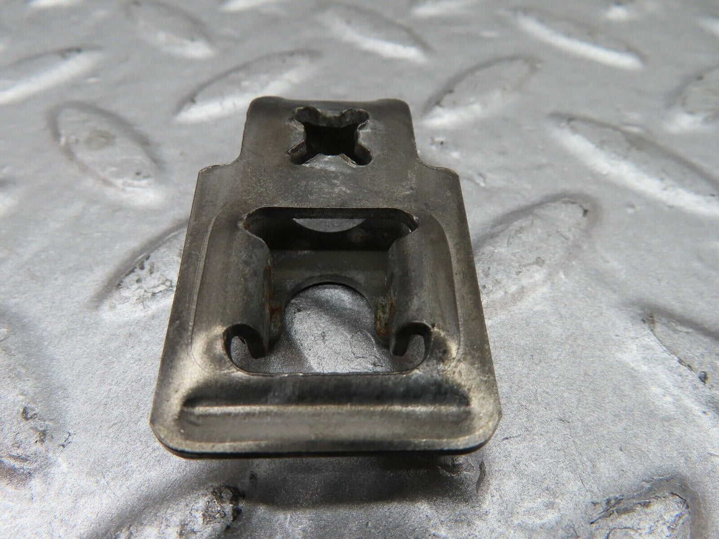 20054 Mercedes-Benz R129 300SL Coupe Fuel Injector Bracket