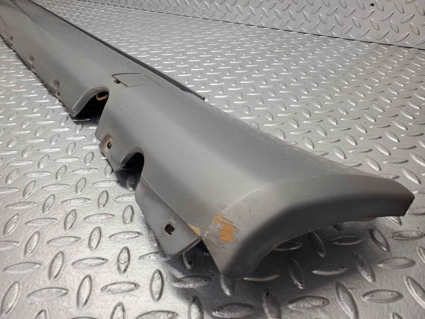 W124 Wagon side skirt right side used OEM