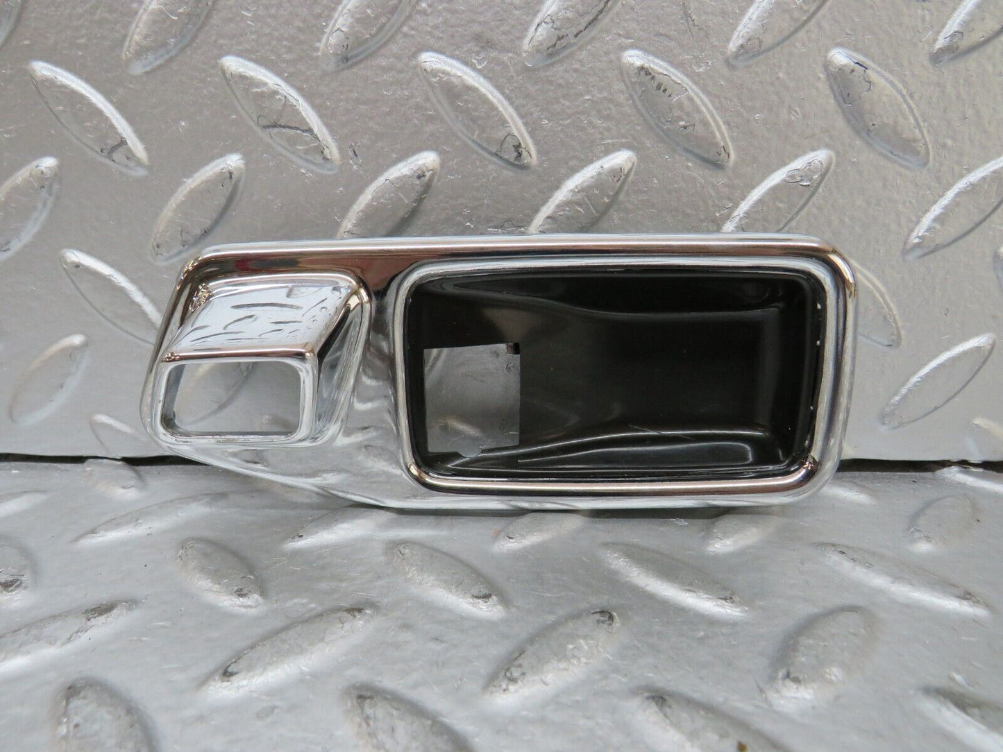 27173 Mercedes-Benz W123 280E Chrome Frame Door Opener Front Left 1167660211