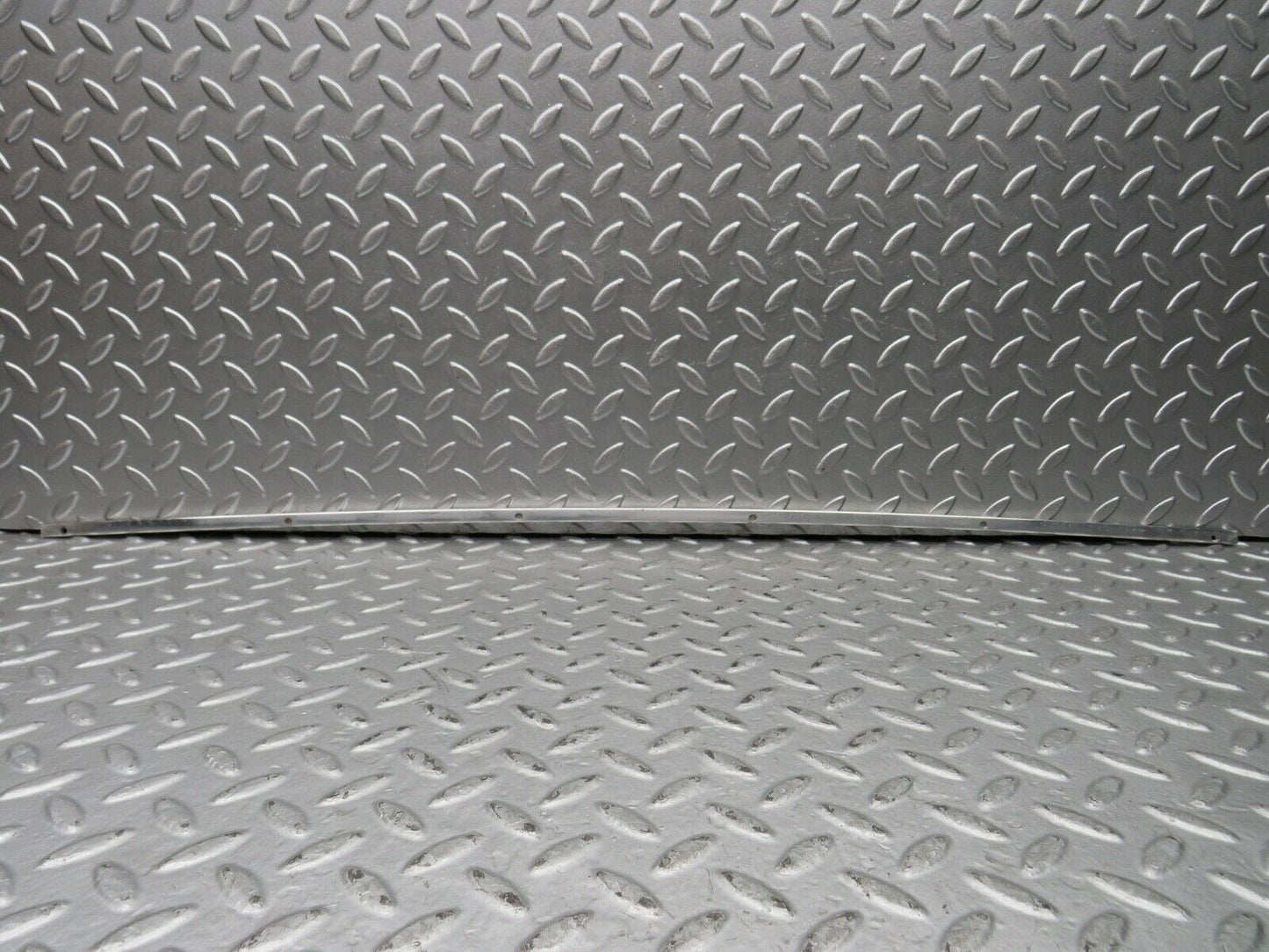 21763 Mercedes-Benz W126 300SE Sun Roof Chrome Trim