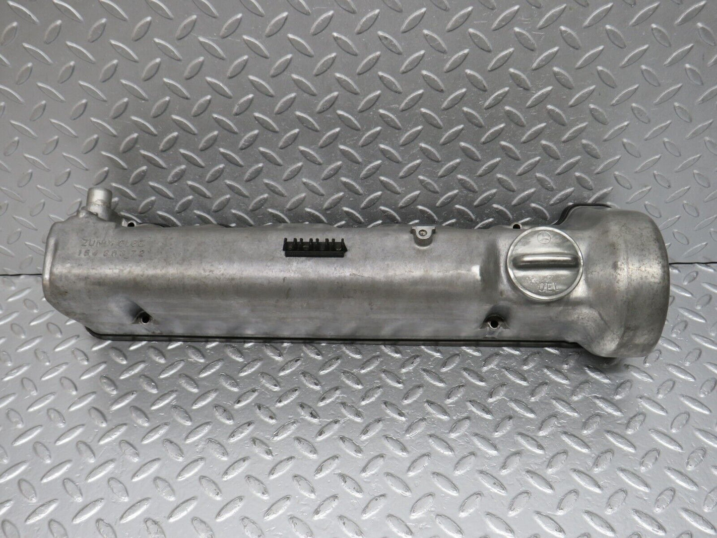 39895 Mercedes-Benz R107 350SL Coupe Cylinder Head Valve Cover Right 1160163305 1160160621