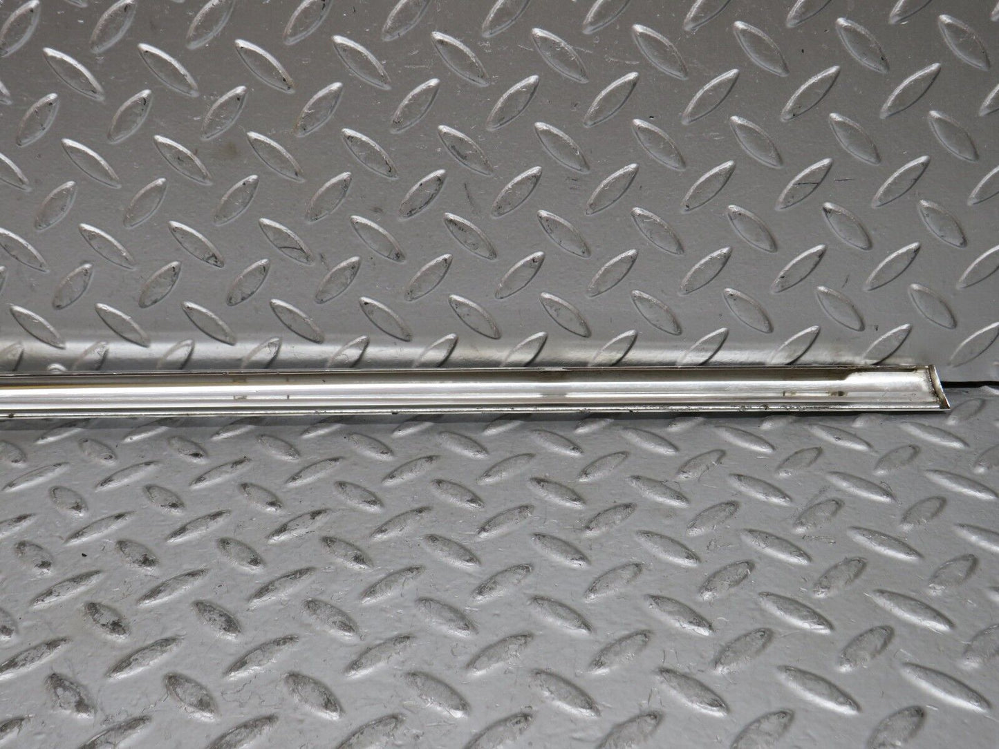 28231 Mercedes-Benz S123 240D Wagon Rear Right Window Chrome Moulding Trim