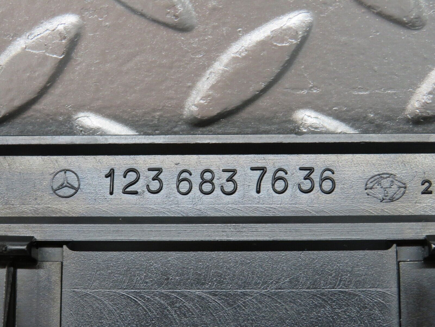 30983 Mercedes-Benz W123 200D Centre Console Switch Holder Trim 1236837636