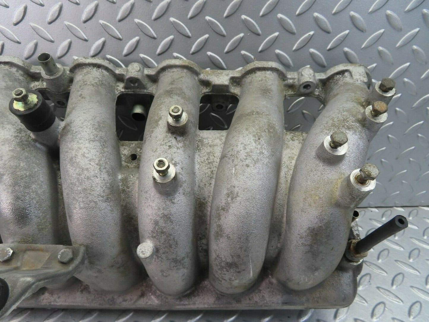 8560 Mercedes-Benz W116 Intake Manifold 1101412901