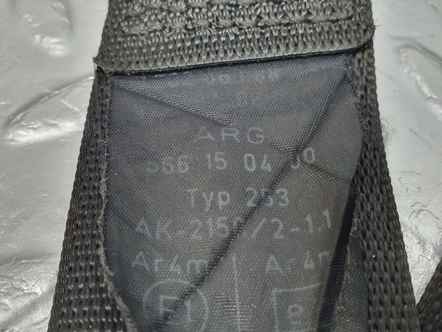 41984 Mercedes-Benz W202 C200 Rear Seat Belt Set With Buckles 2028600586 2028609269