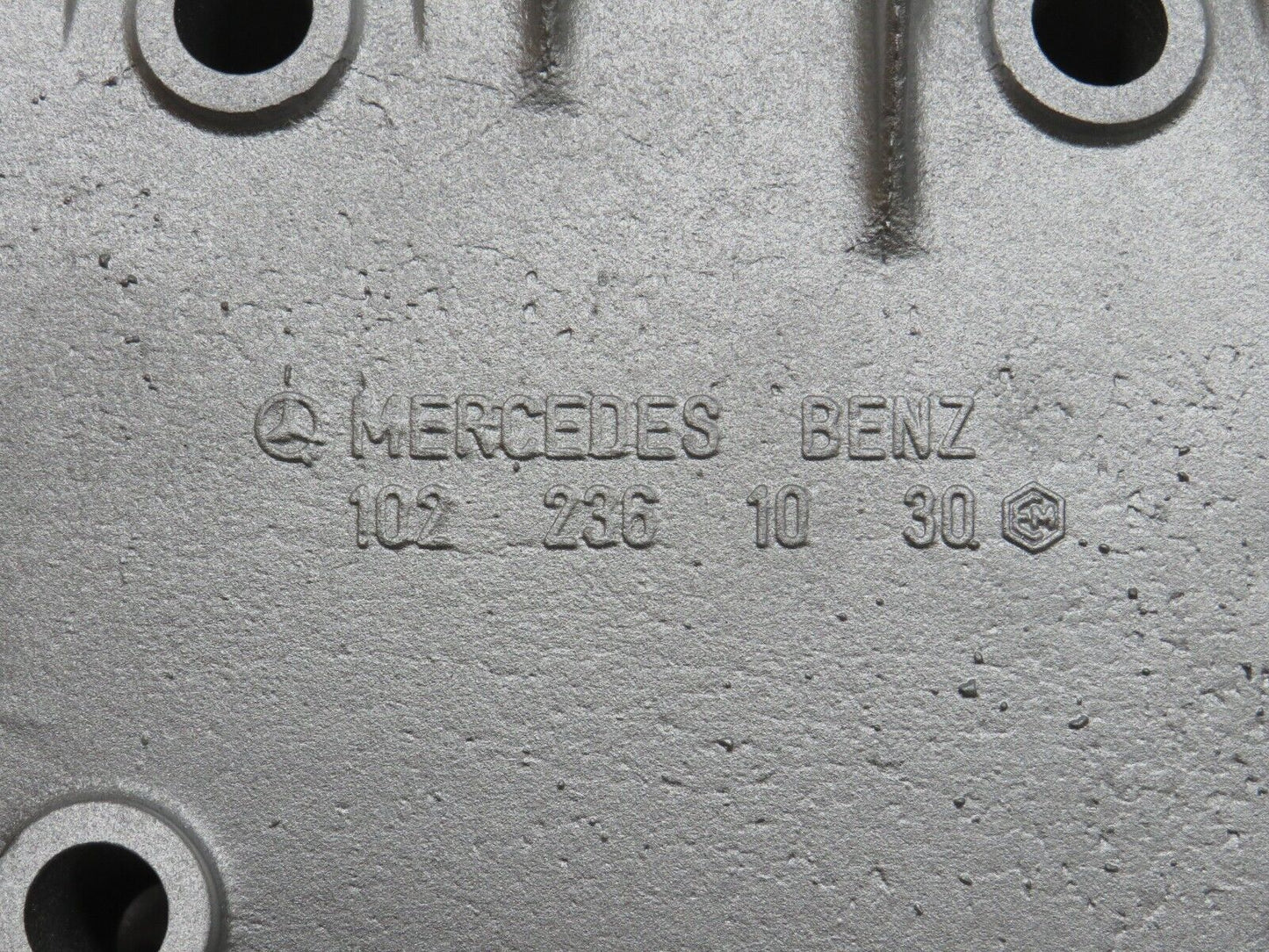 29419 Mercedes-Benz W124 230E Power Steering Pump Bracket 1022361030