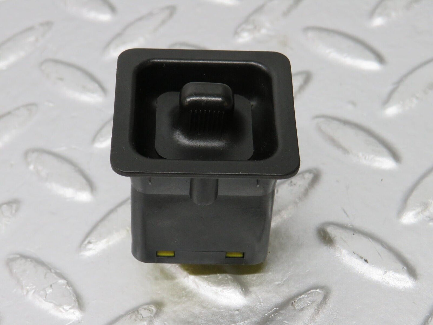 32207 Mercedes-Benz W123 230E Mirror Control Switch 2018200610
