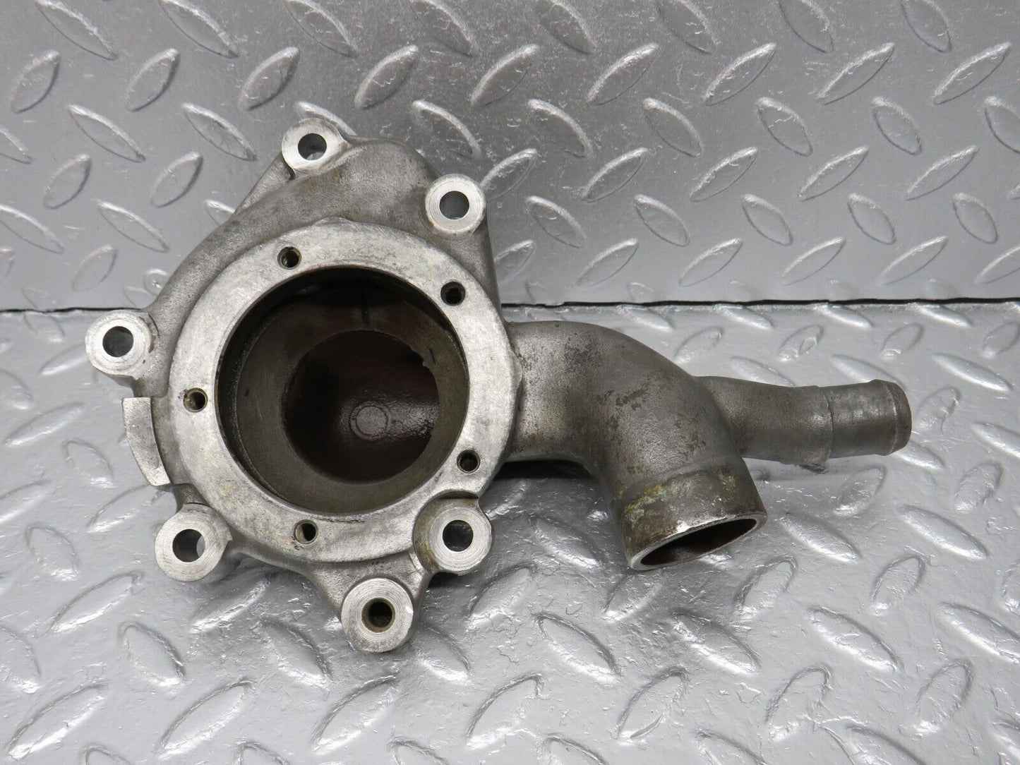 40650 Mercedes-Benz W123 300D Water Pump Housing 6172010501
