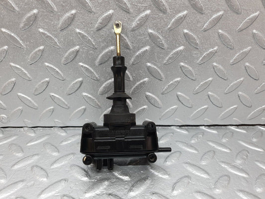 41512 Mercedes-Benz W124 200E Rear Door Lock Vacuum Actuator 0008007975