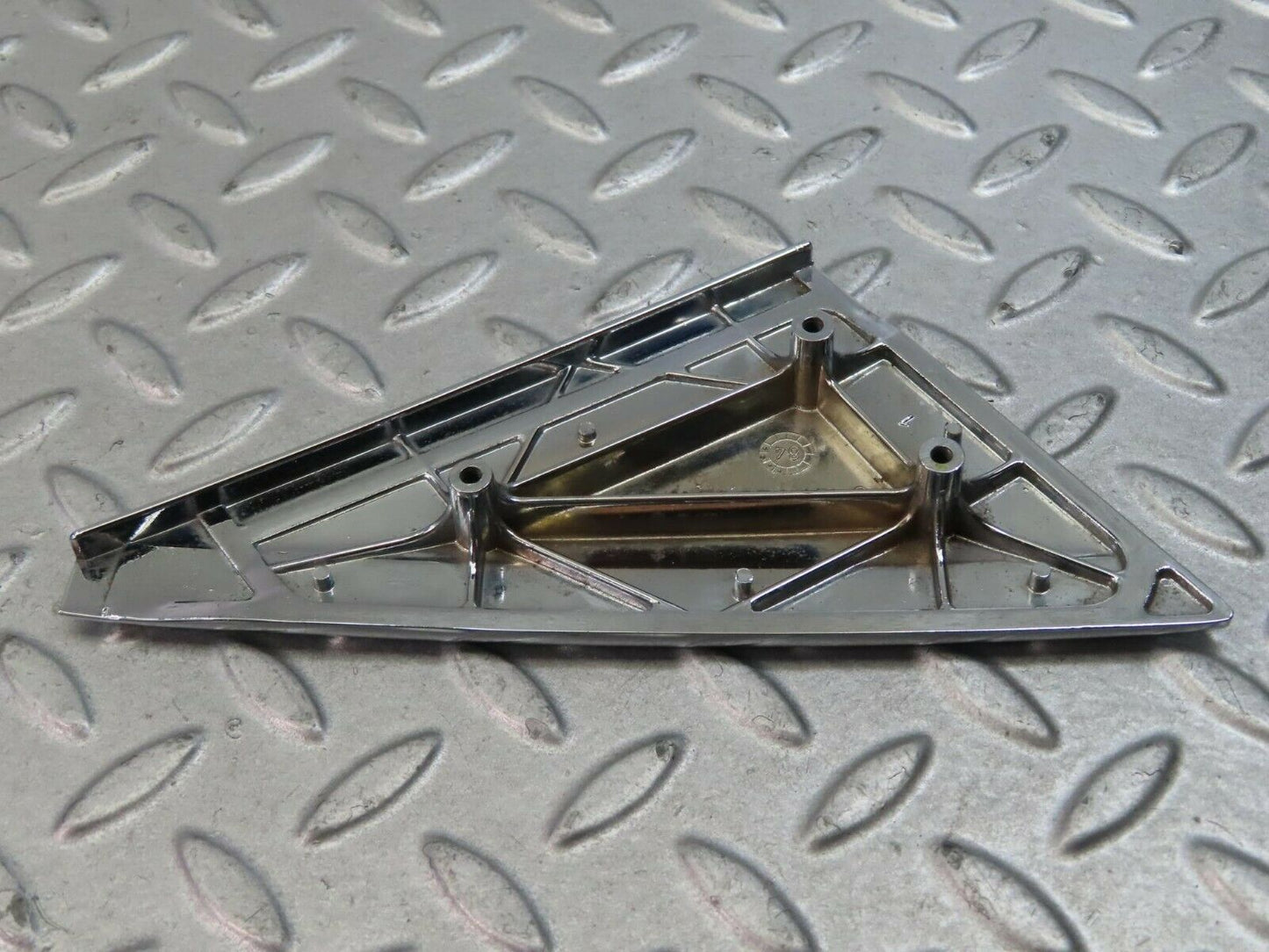 8810 Mercedes-Benz W123 Mirror Triangle Cover Right 1237250211