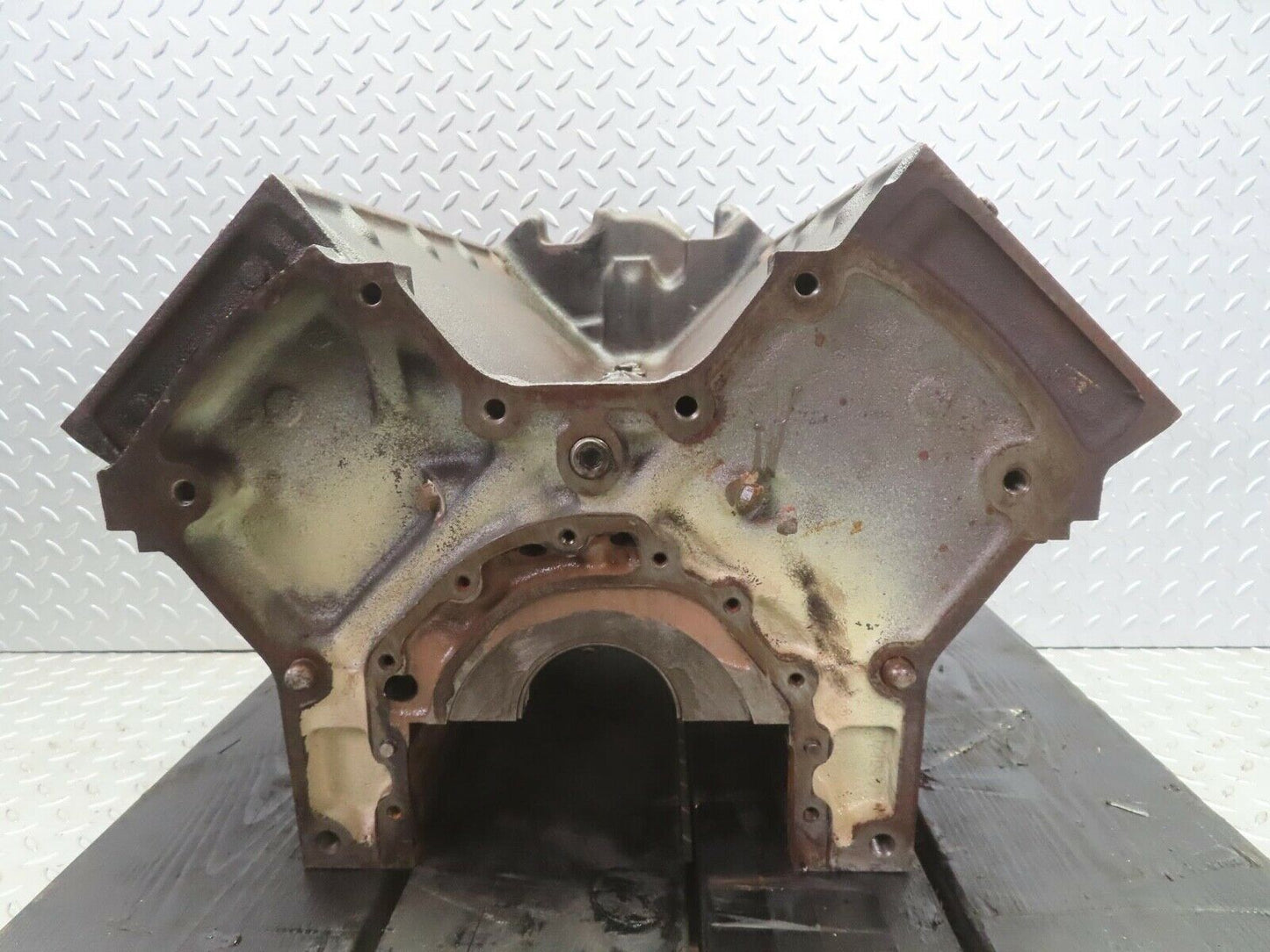 13870 Mercedes-Benz R107 450SL Engine Block 1170110401 M117.983