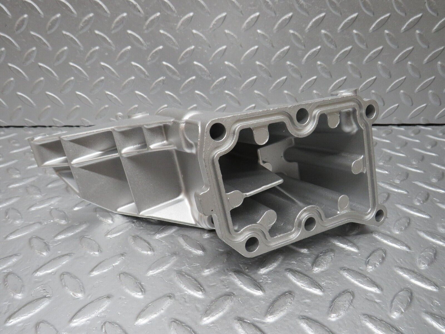 33537 Mercedes-Benz W202 C180 Engine Mount Gearbox Bracket 1112360330