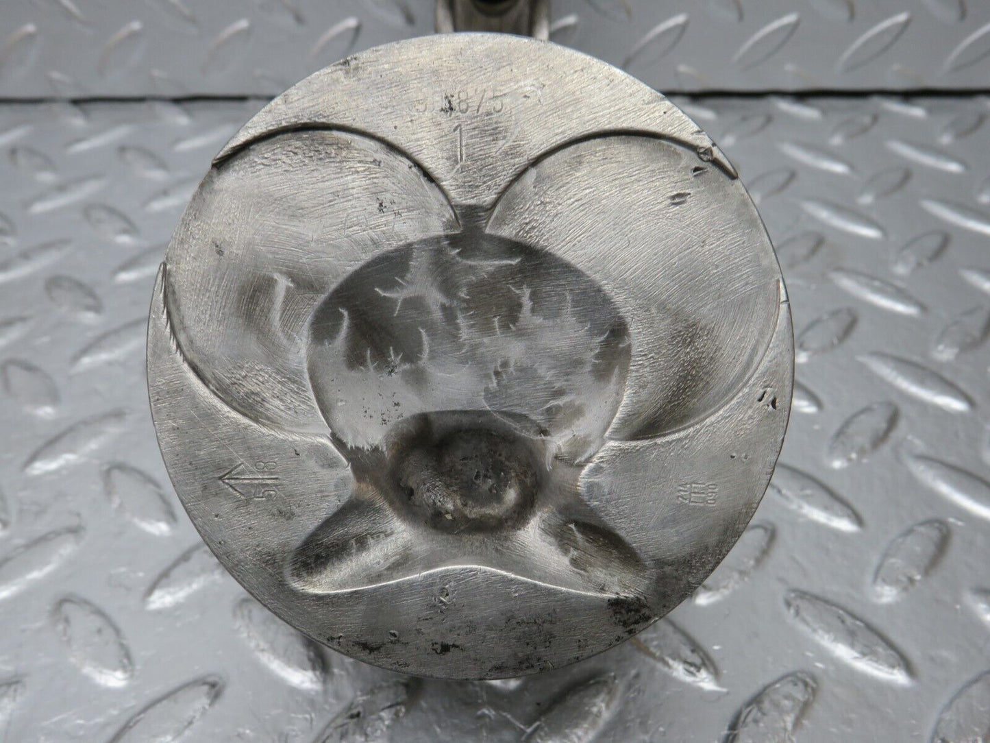32932 Mercedes-Benz W123 300D Piston With Connecting Rod 90.875 mm 61502