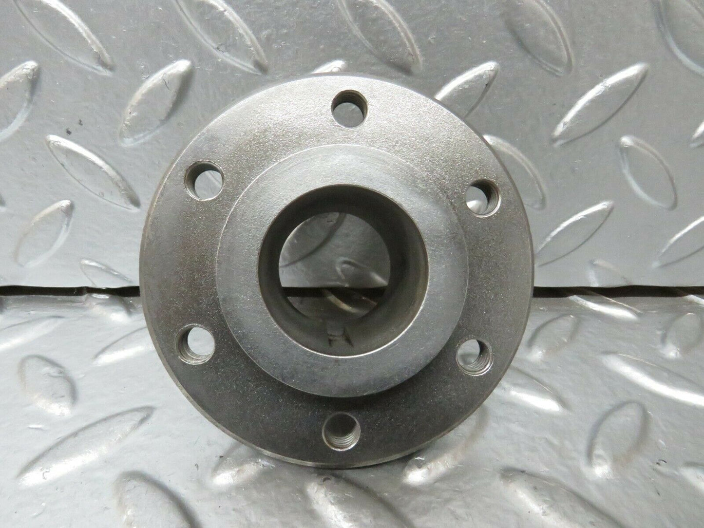 23899 Mercedes-Benz C107 450SLC Coupe Crankshaft Sleeve Hub